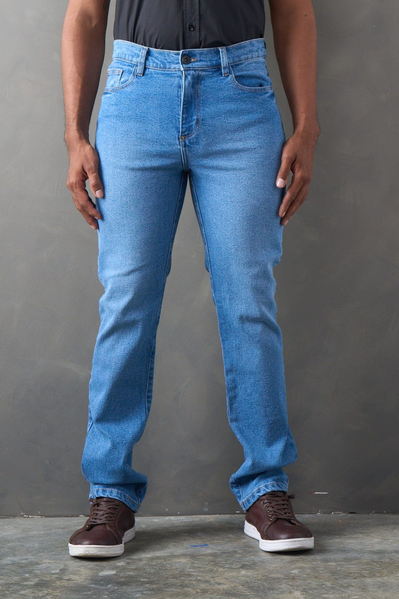 Jean slim fit índigo azul claro