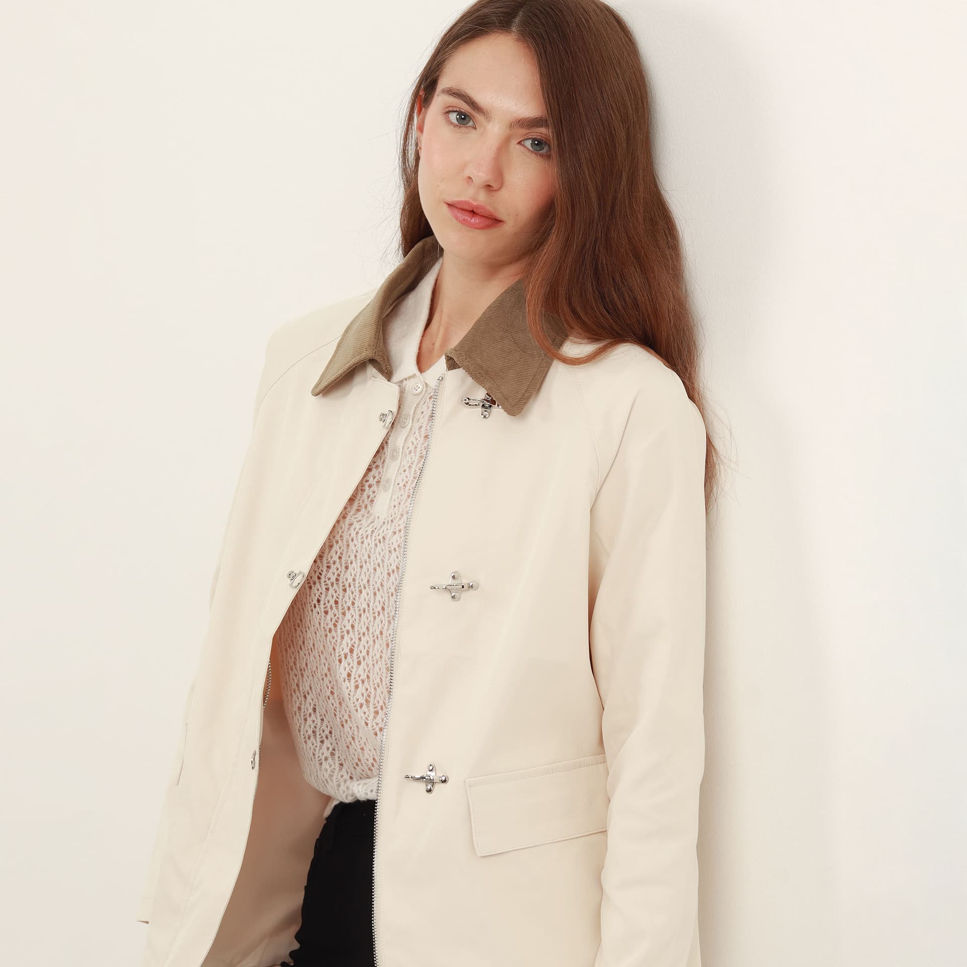 Chaqueta cazadora oversize con broches - imagen 4