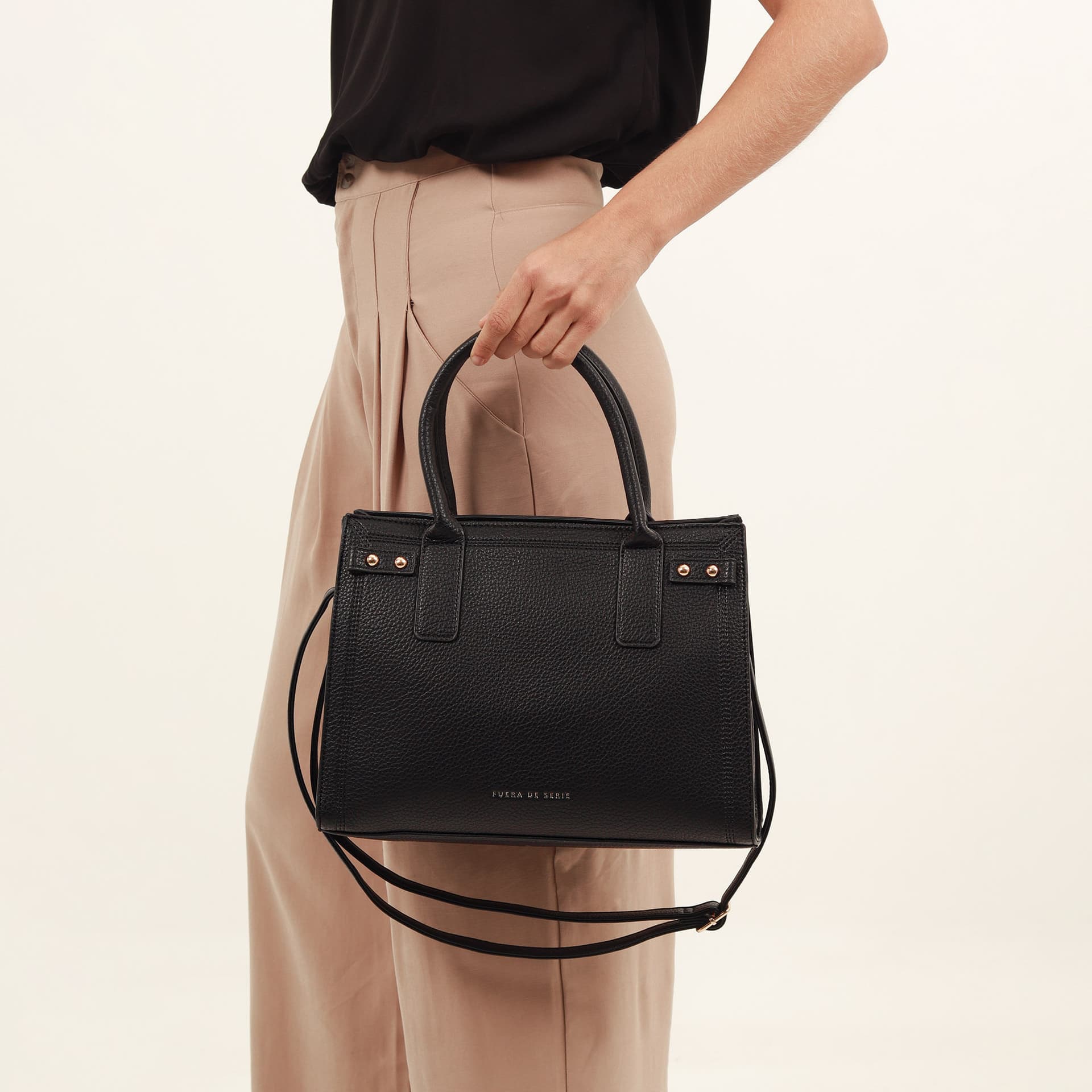 Bolso mini manos libres cuero sintético - imagen 1