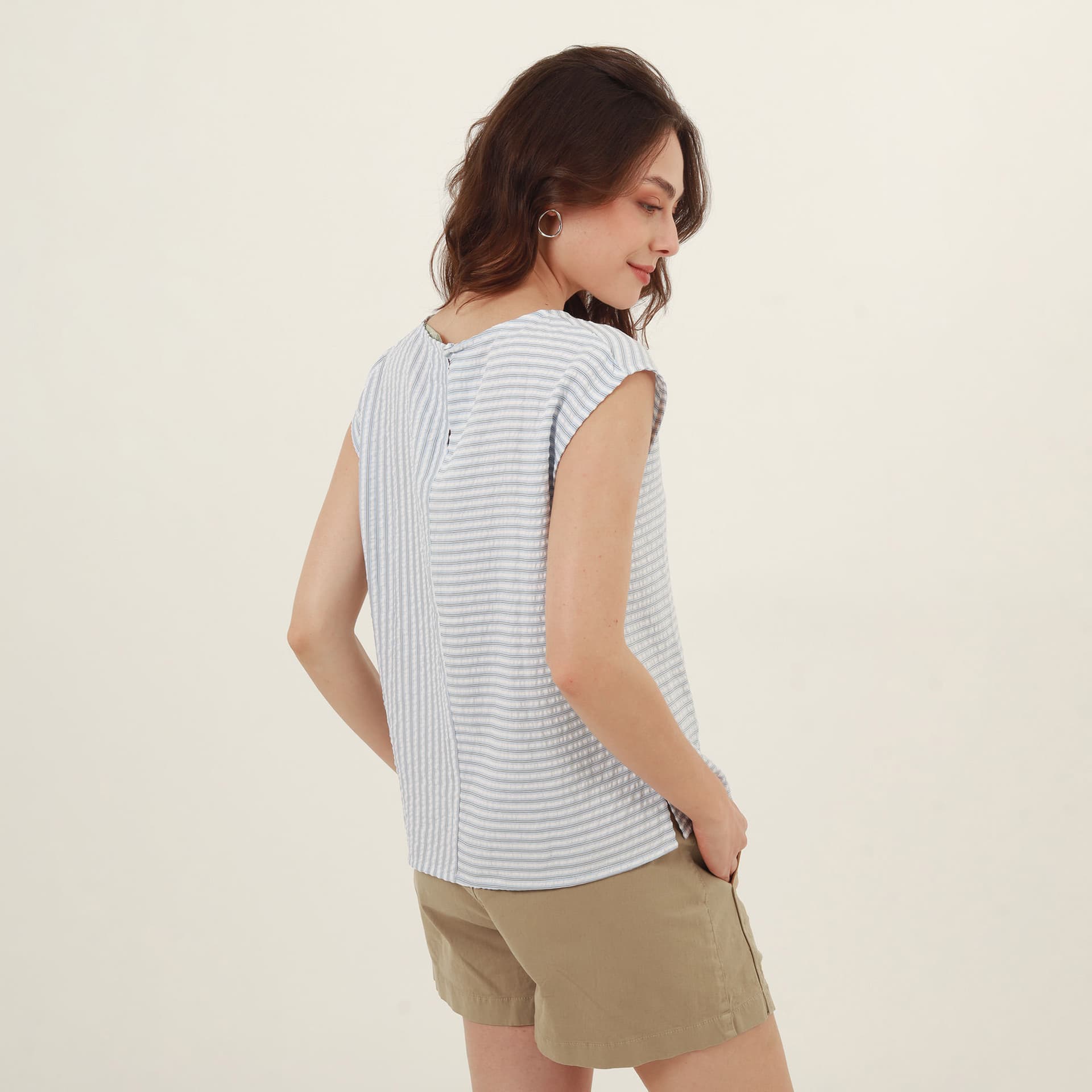 Blusa estampada cuello redondo manga sisa - imagen 2
