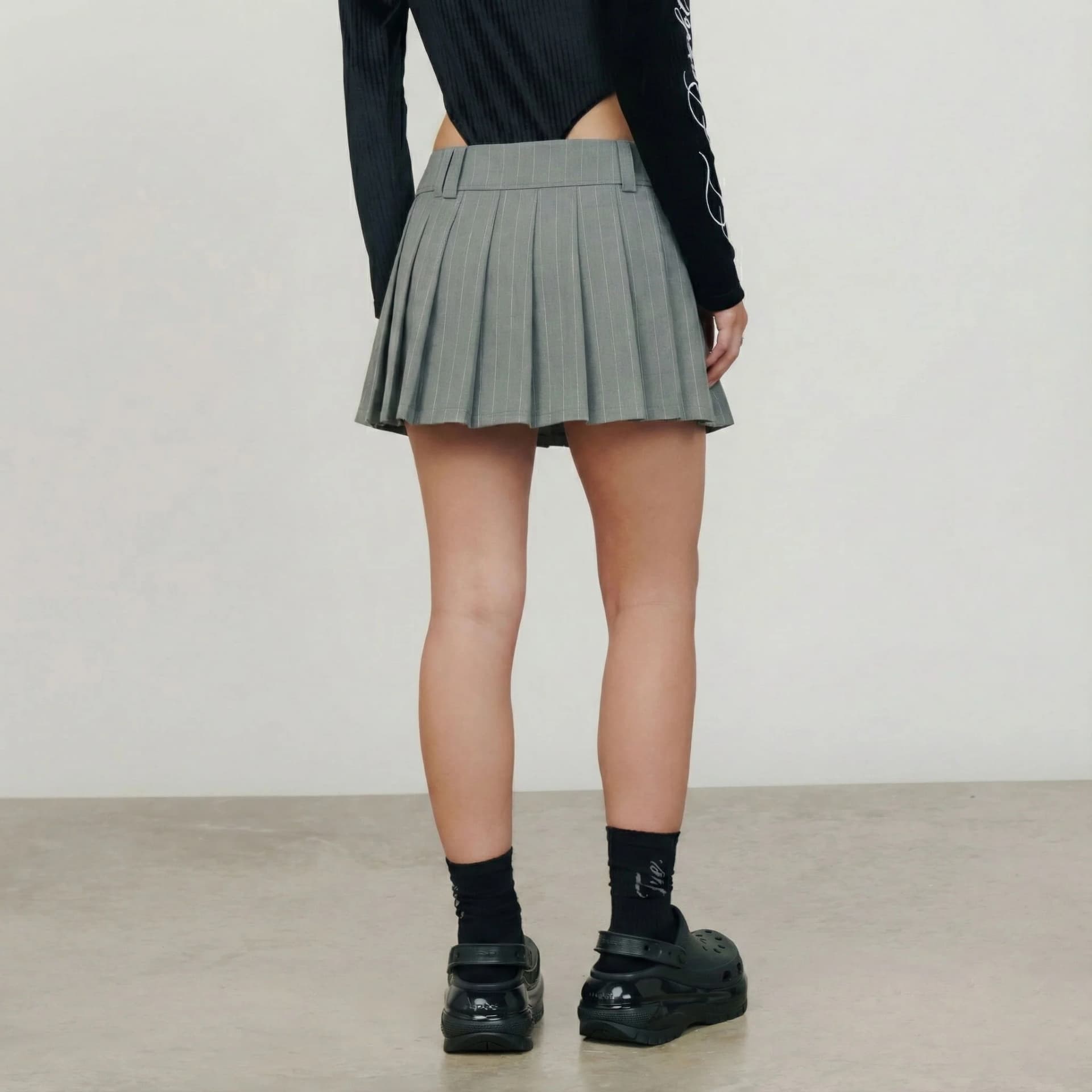 Finish Line Pinstripe Mini Skirt - Gray - imagen 3
