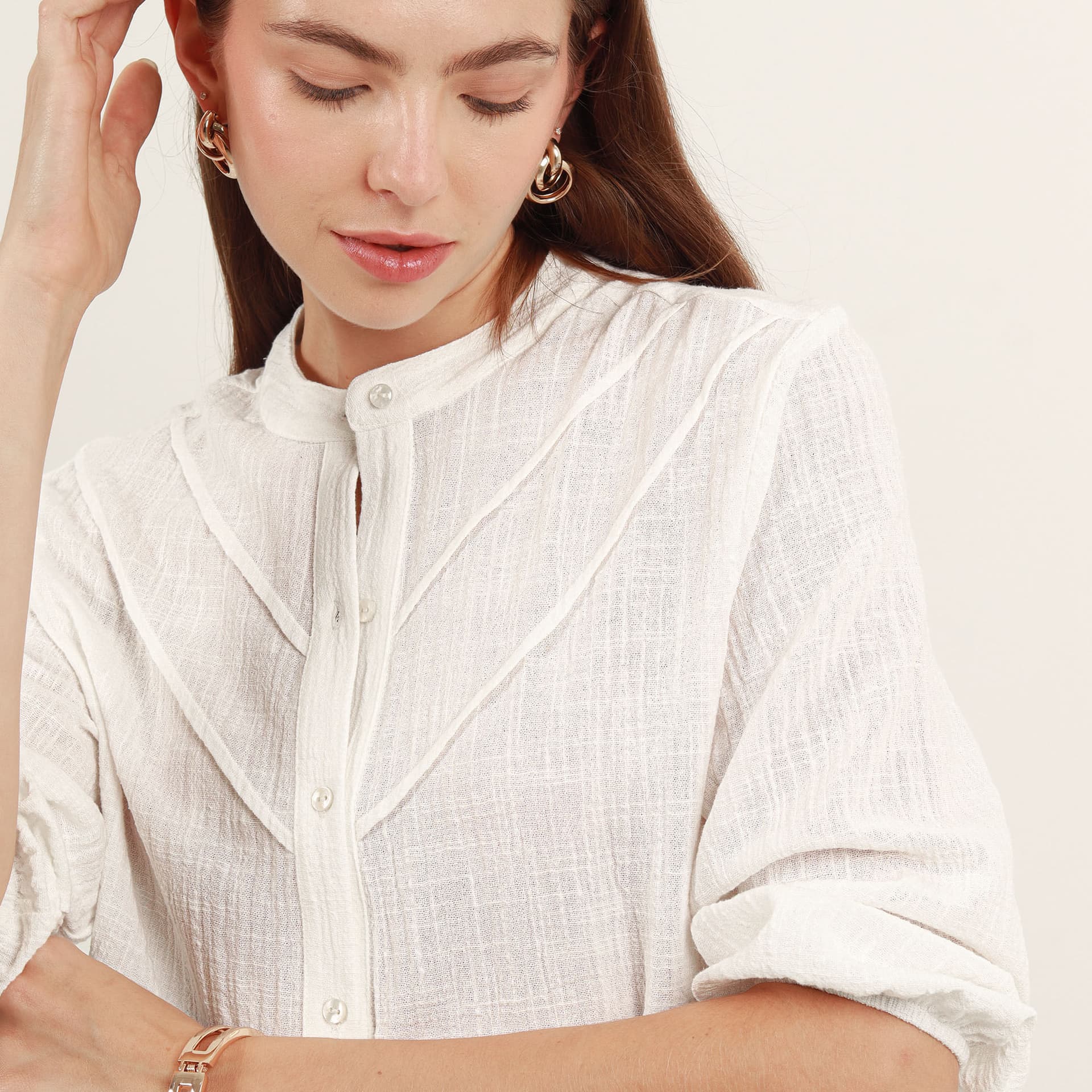 Blusa abierta cuello nerú manga 3/4 con alforzas - imagen 4