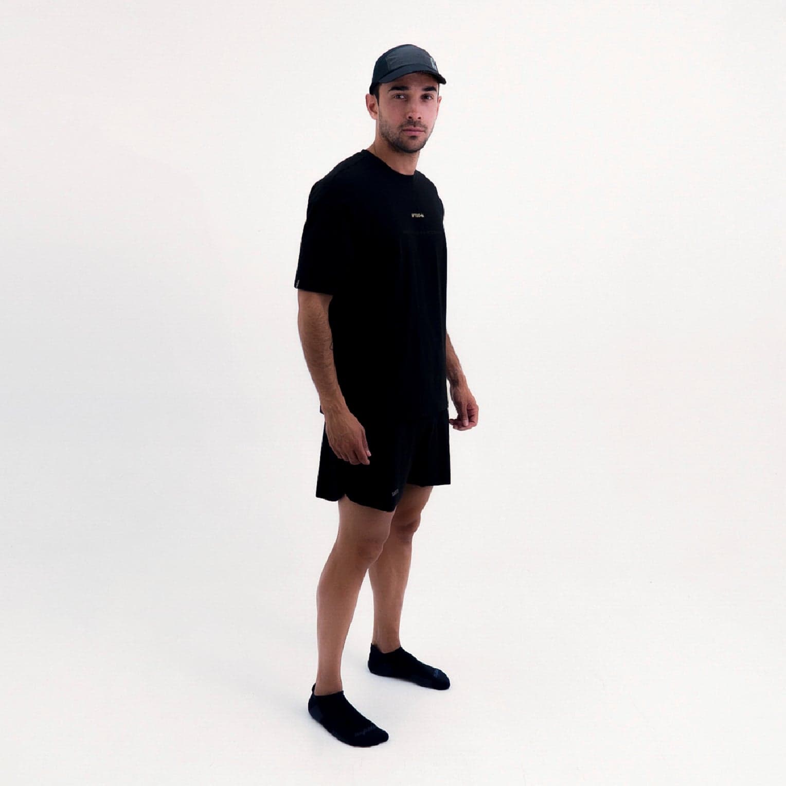 CAMISETA LIFESTYLE MANGA CORTA ROAM OVERSIZE BLACK PARA HOMBRE - imagen 2
