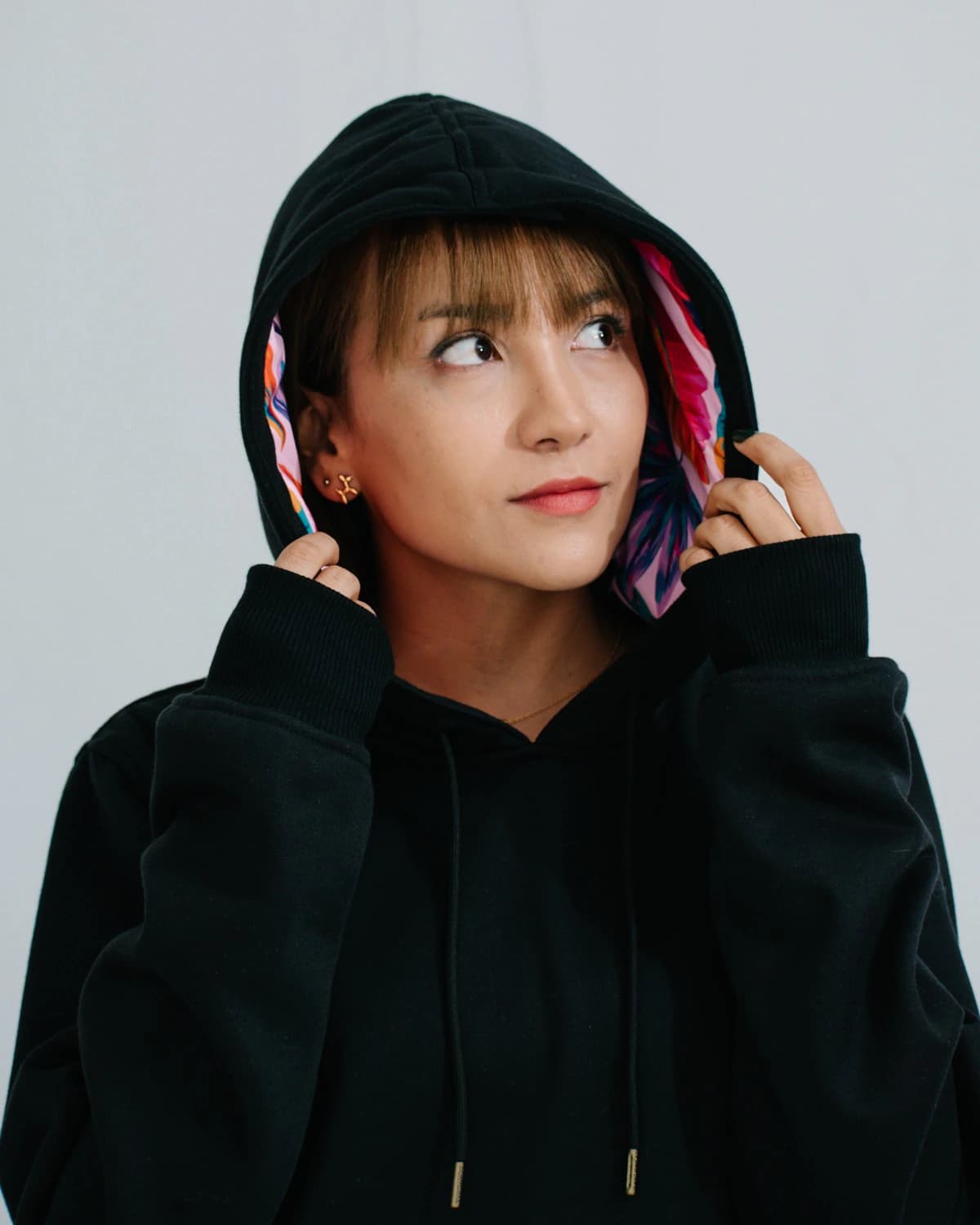 Black Hoodie - imagen 4