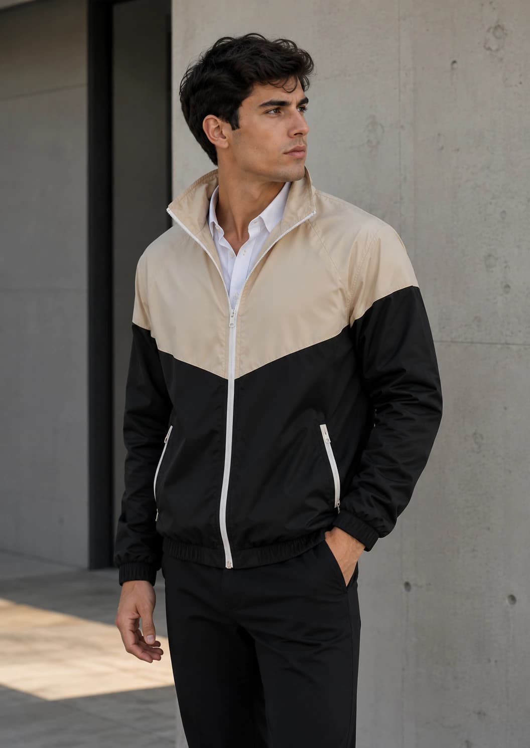 Chaqueta Aerofusion Beige Outlet