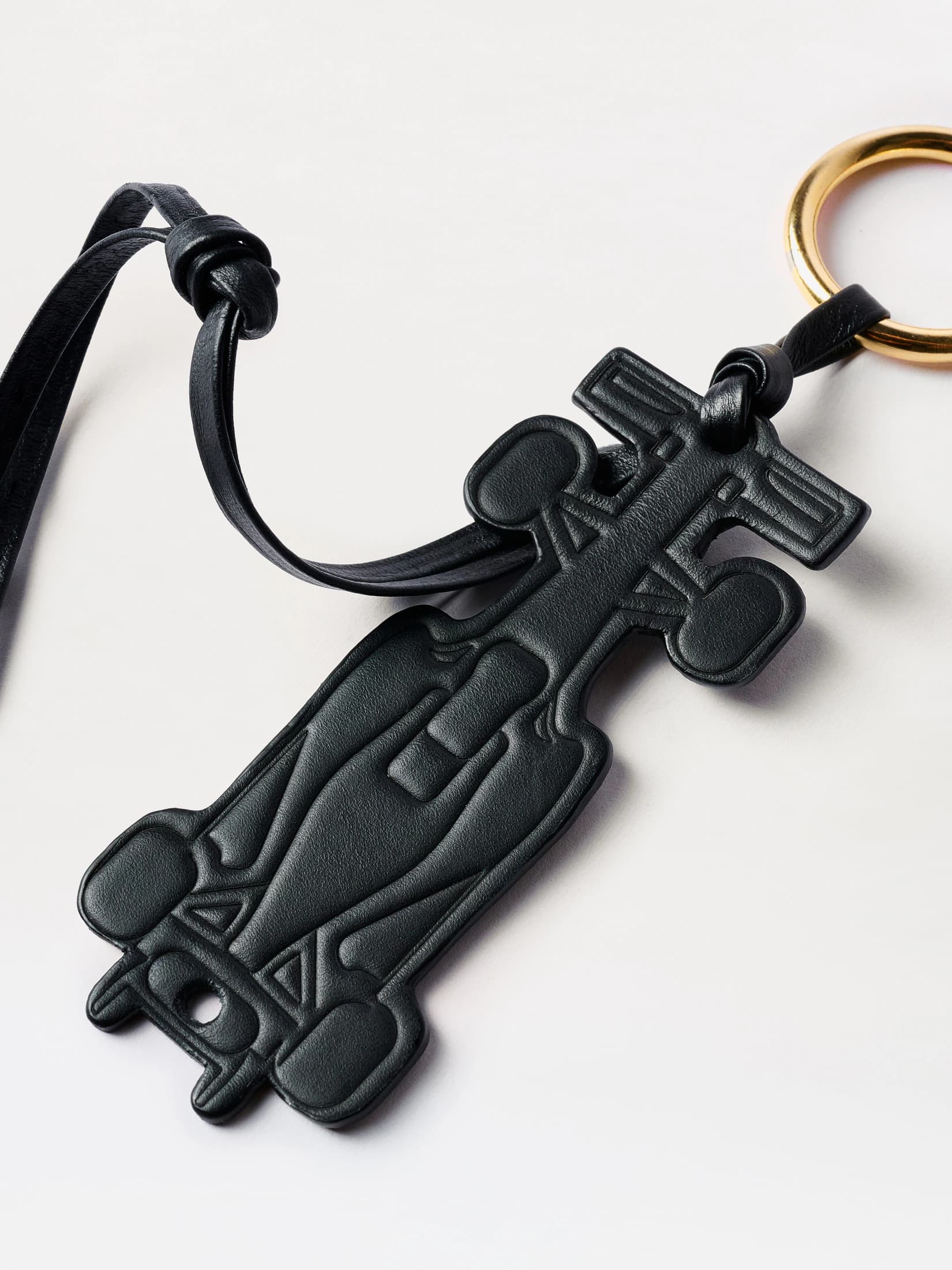 Race Charm - imagen 2