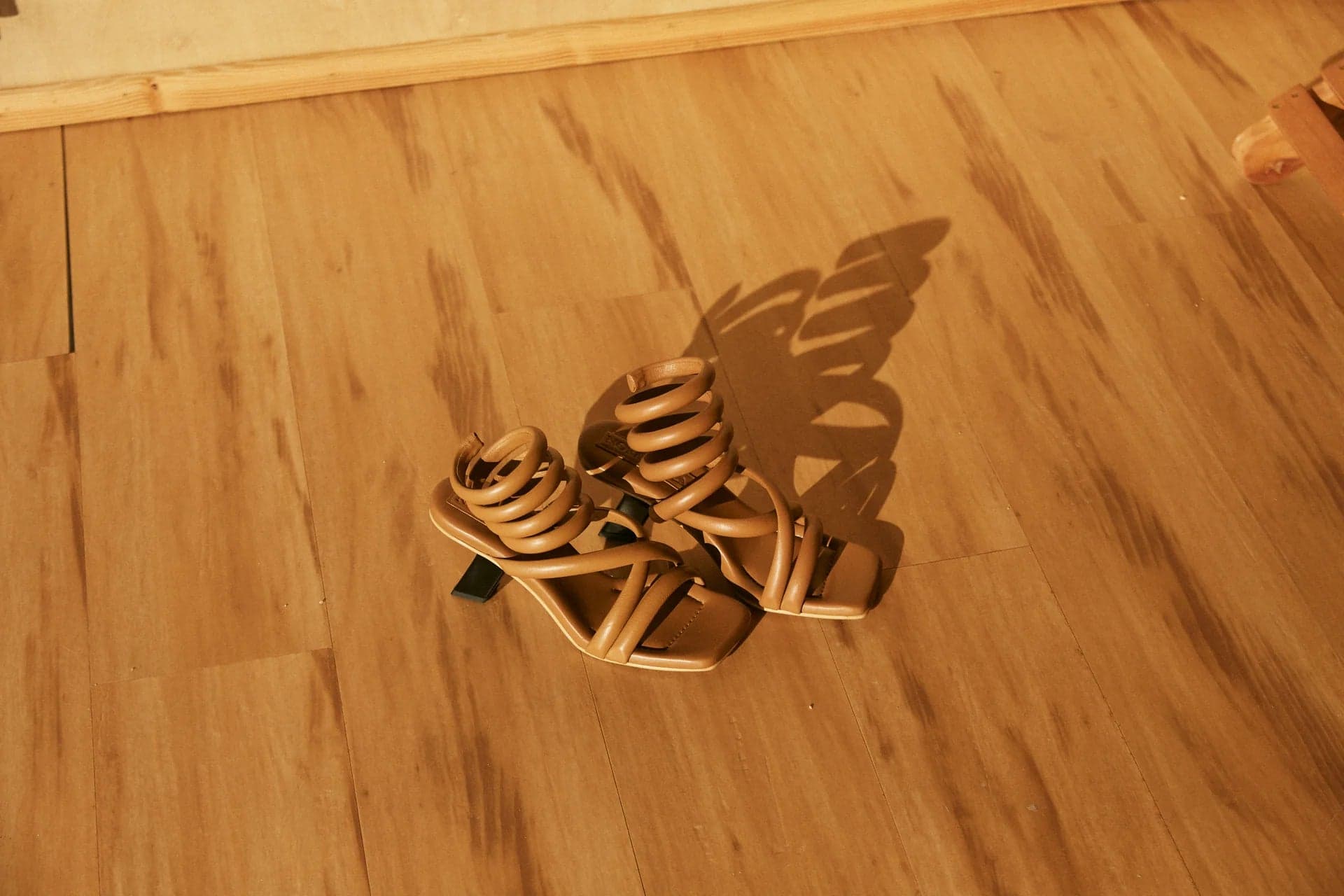 SANDALIA ITZA CARAMEL - imagen 7
