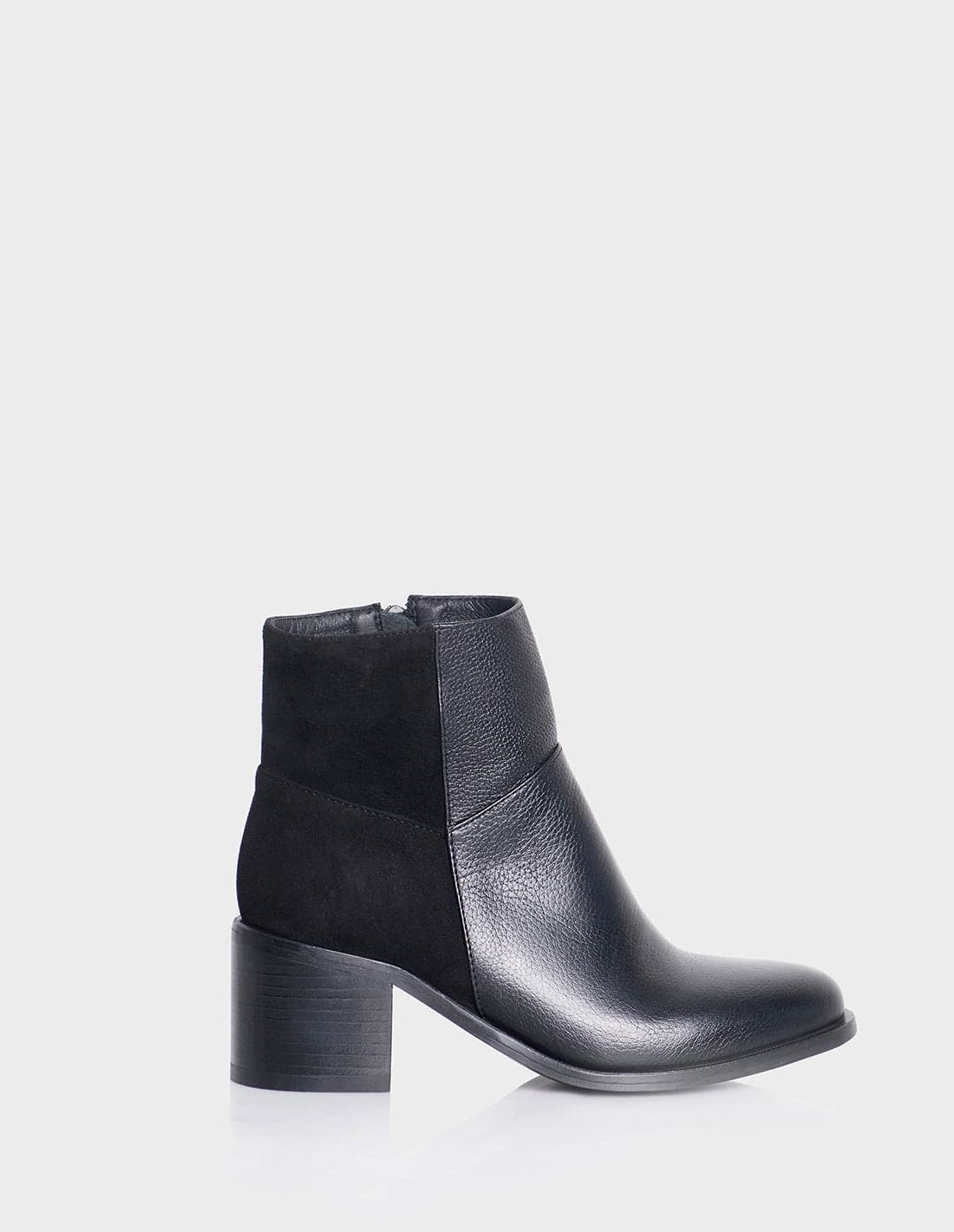 Botin Bianca Cuero Negro - imagen 1