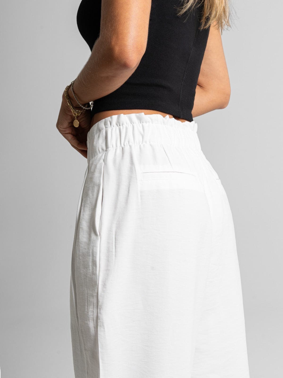 Ref: 0620497 Pantalón baggy, tejido plano liviano, tiro alto, con prenses, tono ivory - imagen 3