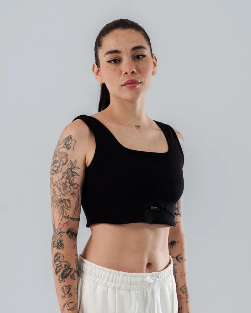 Crop Top Negro Escote Cuadrado - imagen 4
