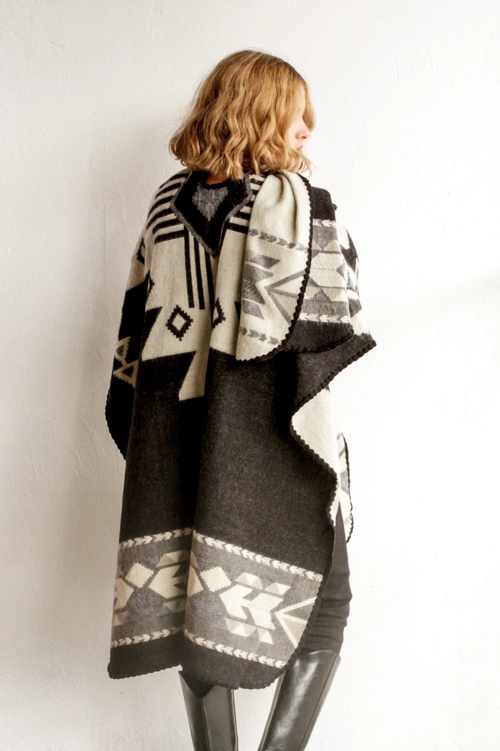 Poncho Aras - Negro - imagen 4