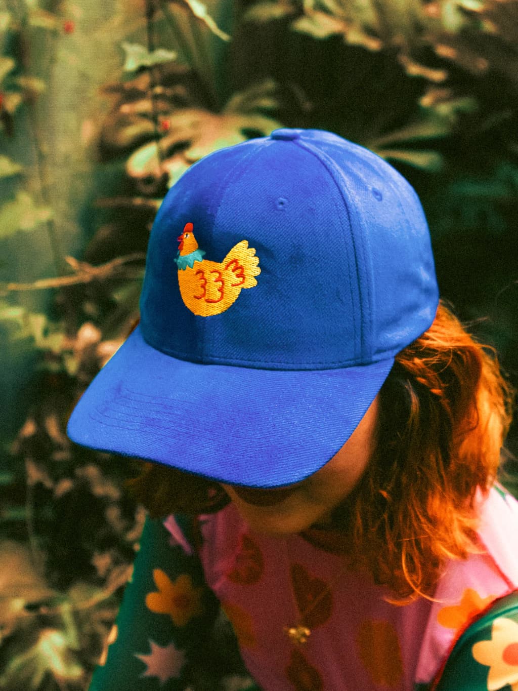 Gorra gallina en pana