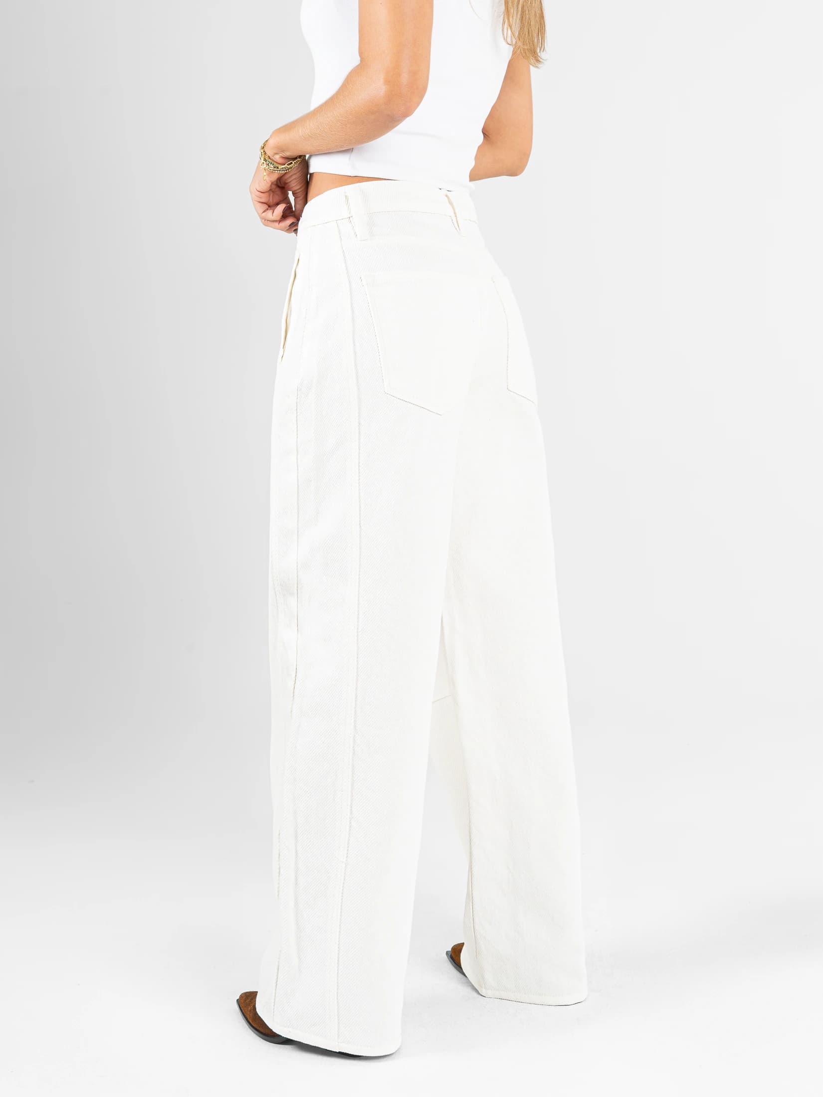 Ref: 0620640 Pantalón wide leg, rígido, tiro alto, con cortes, tono ivory - imagen 2