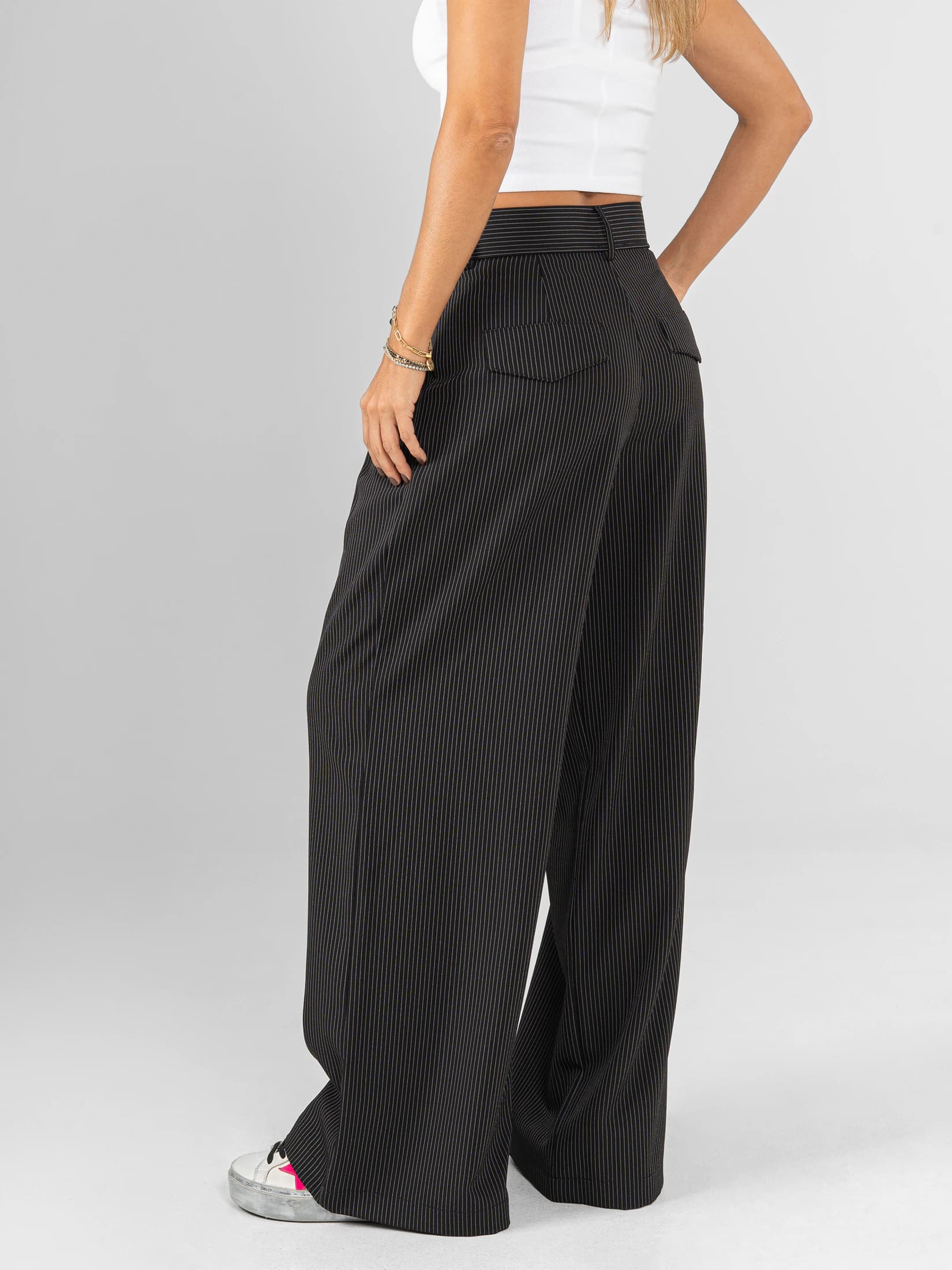 Ref: 0620462 Pantalón palazzo, stretch, tejido plano liviano, rayas, tiro alto, tono negro - imagen 5