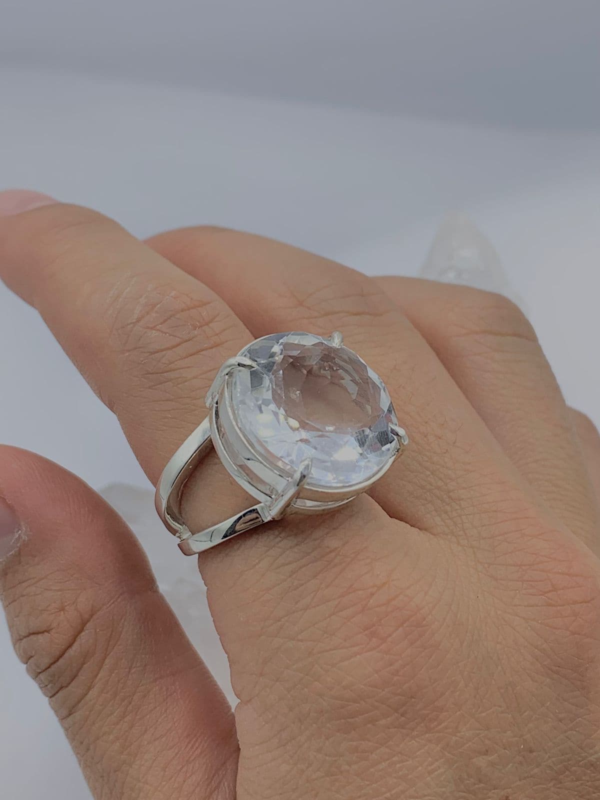 Anillo cuarzo Transparente redondo facetado - imagen 2