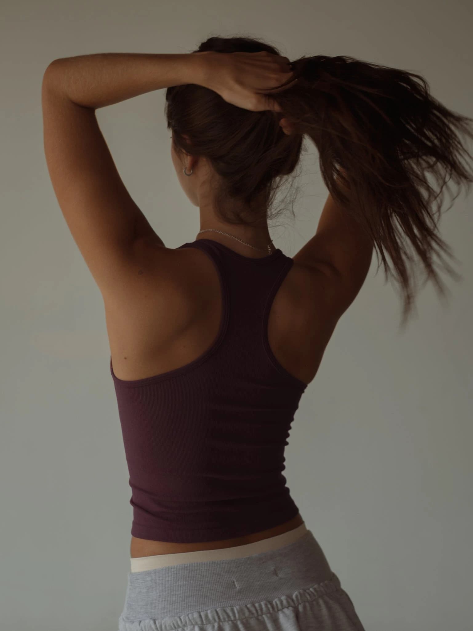 V NECK SEAMLESS TANK TOP - CRANBERRY - imagen 11