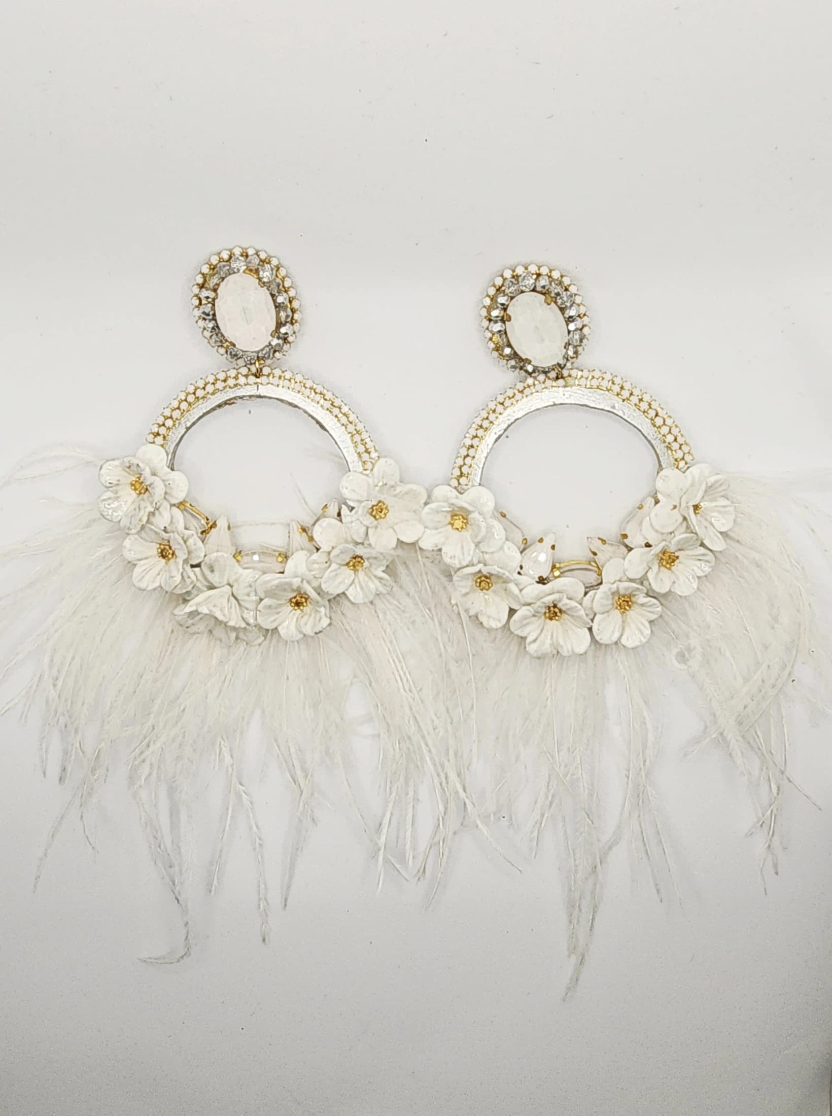 Silver & White Moon Earring - imagen 2