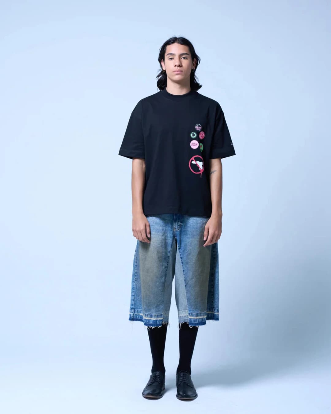 STAMPS BLACK T-SHIRT - imagen 4