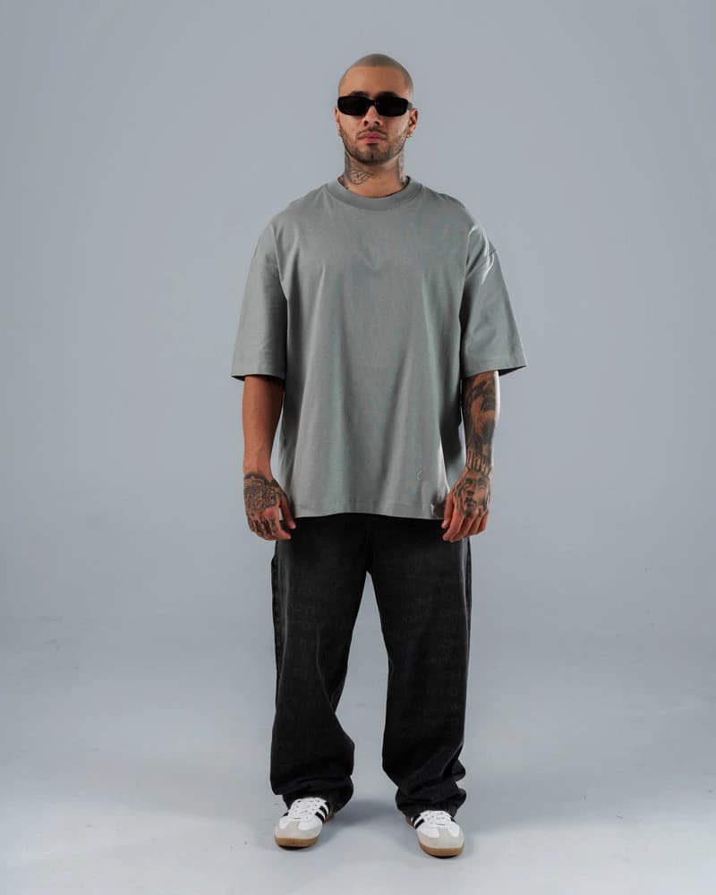 Camiseta Oversize Básica Gris Cemento - imagen 3