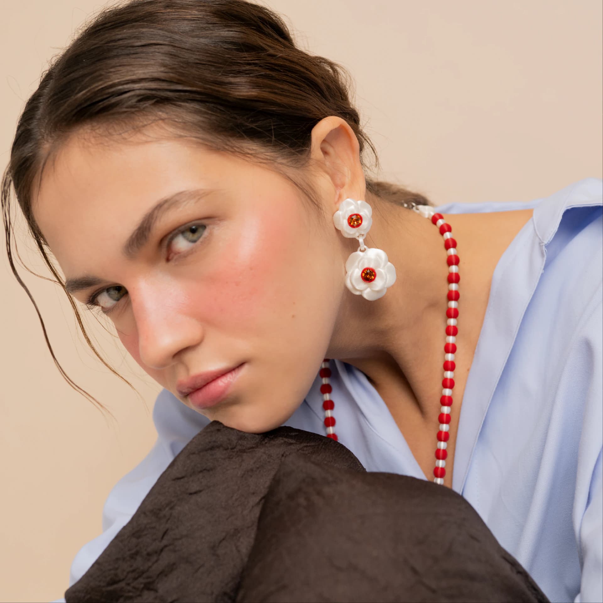 ARETES DOBLE CAMELIA - imagen 2