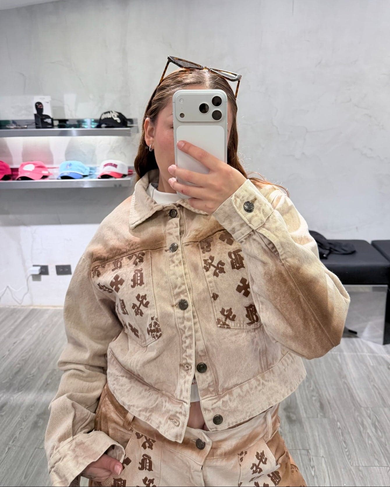 DENIM JACKET MONOGRAM CROP BEIGE - imagen 3