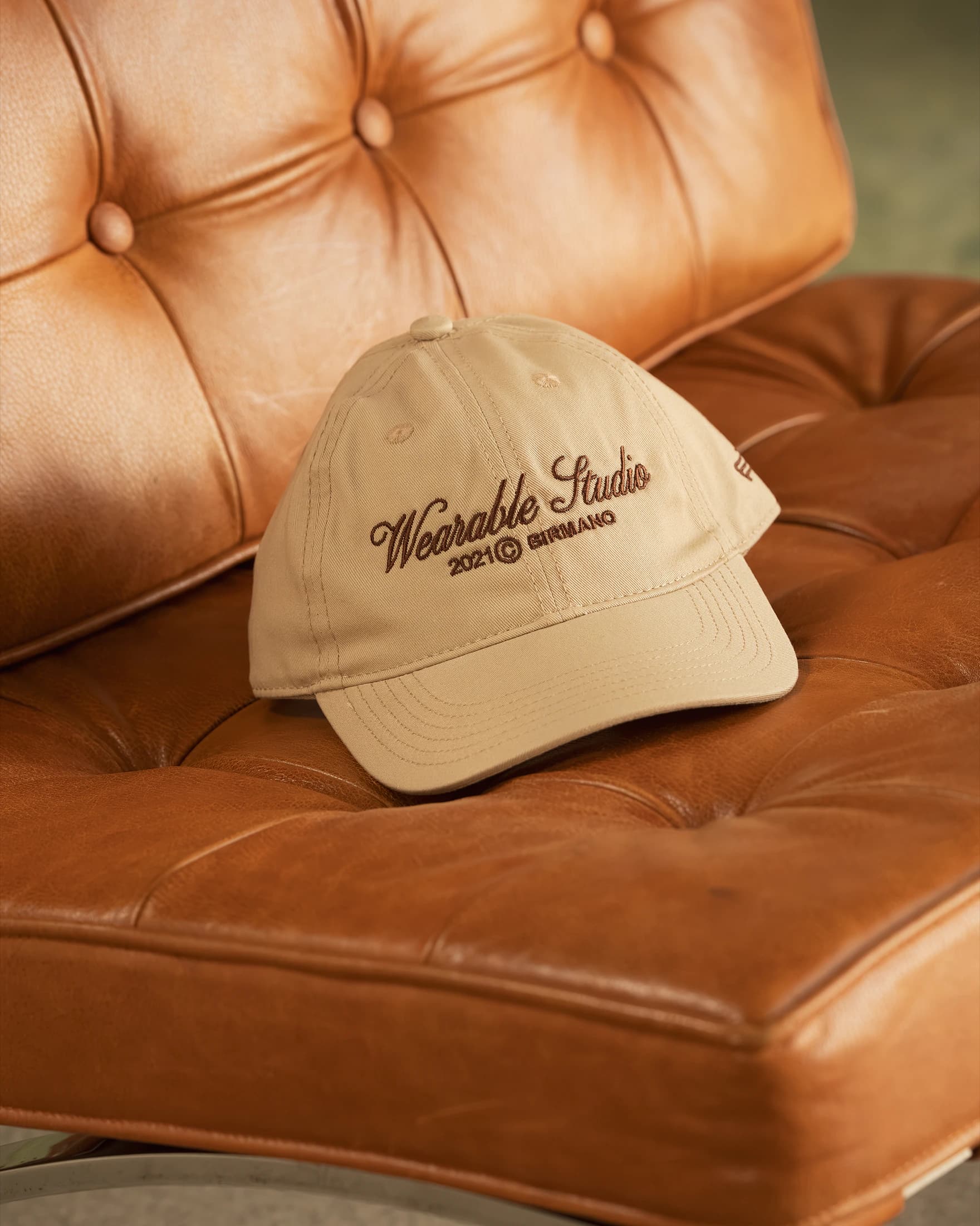 WEARABLE BEIGE CAP - imagen 4
