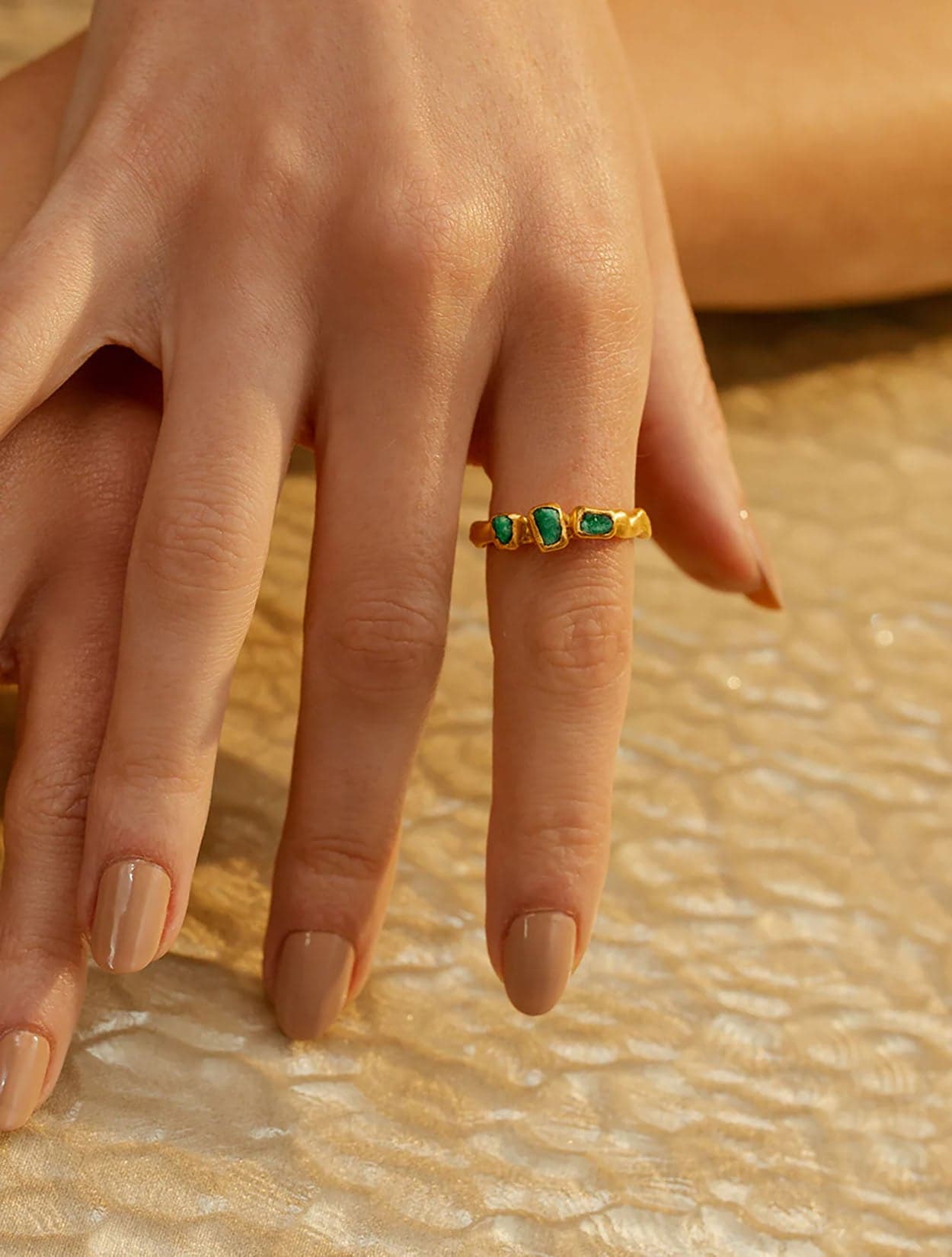 ANILLO MAYA DE 3 PIEDRAS - imagen 2