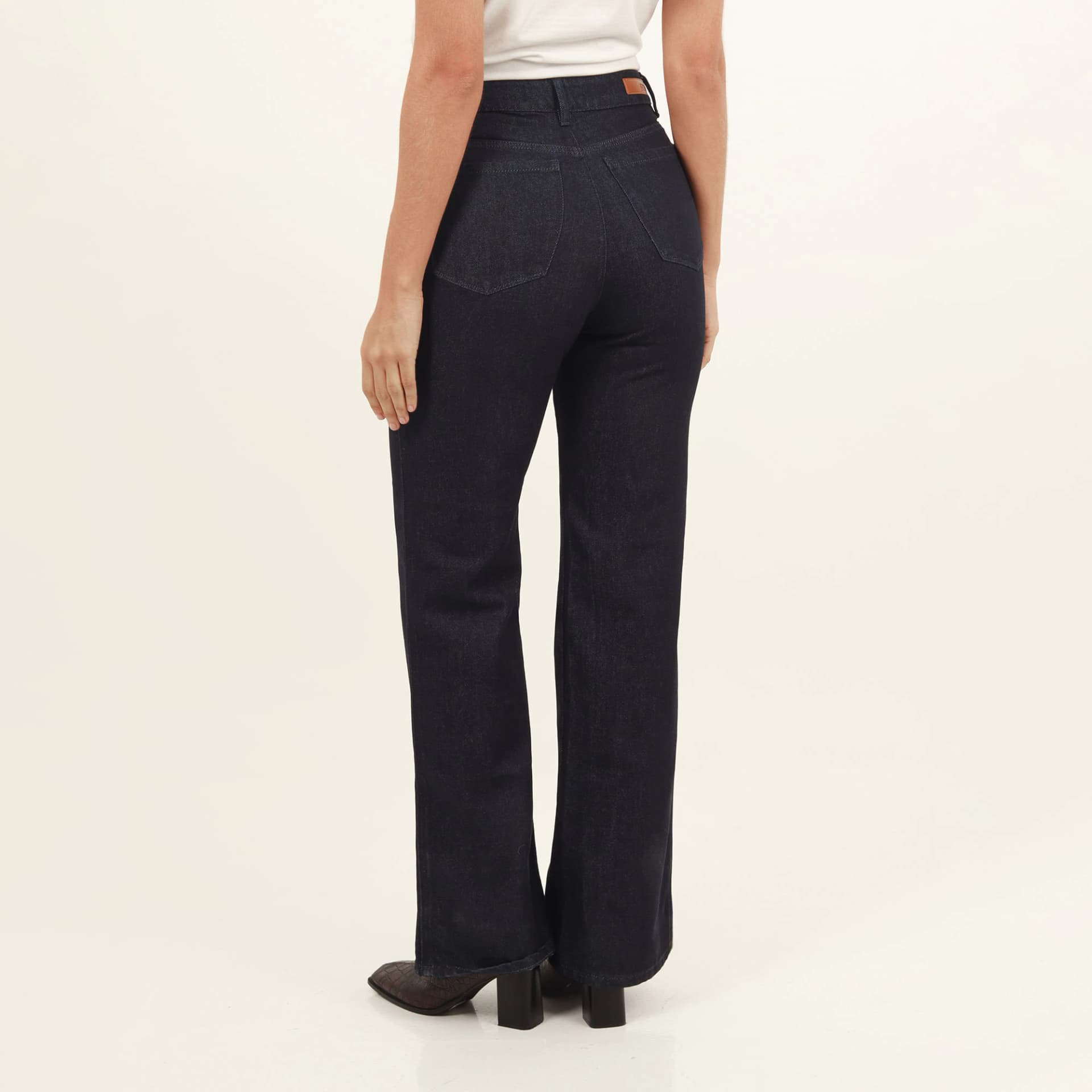 Jean Mom Tiro Super Alto Bota Flare - imagen 5