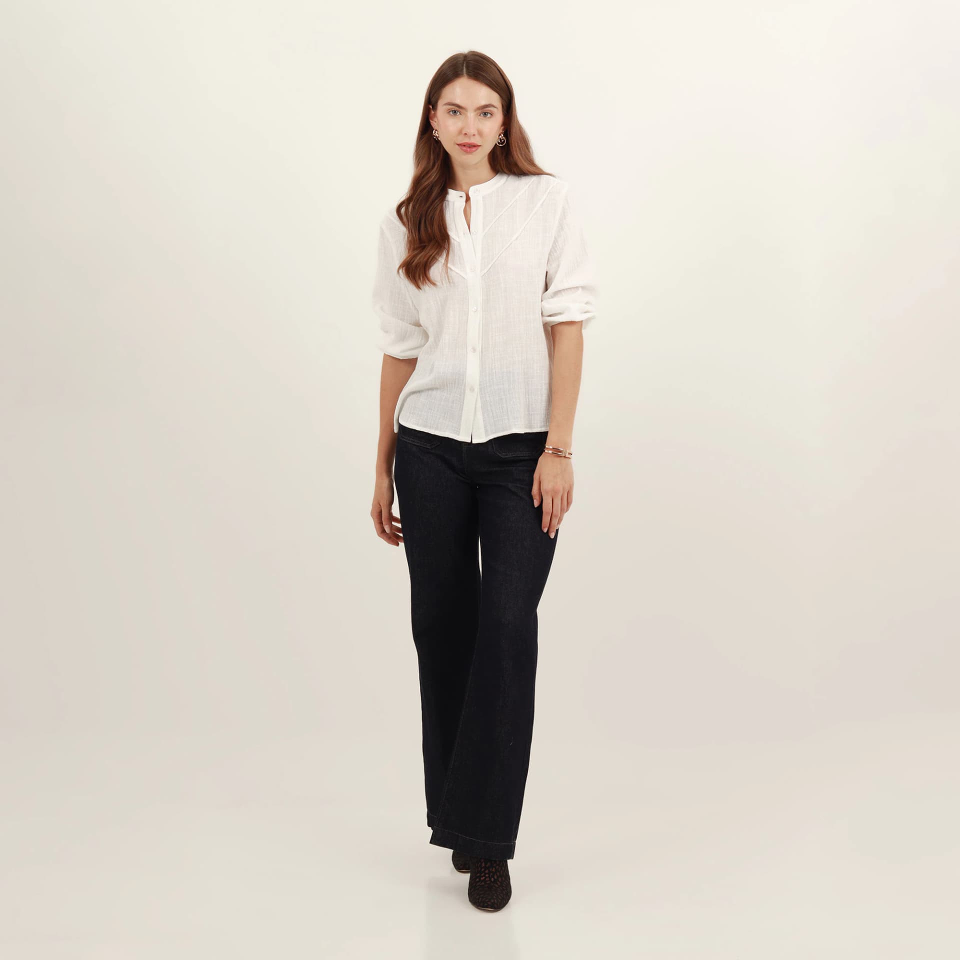 Blusa abierta cuello nerú manga 3/4 con alforzas - imagen 2
