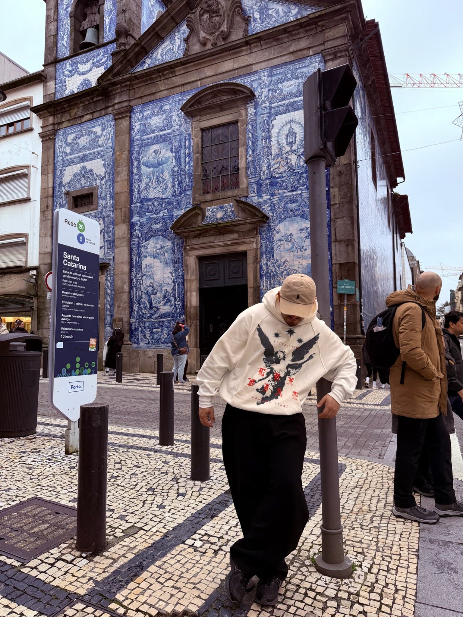HOODIE OVERSIZE CRUDO ANGEL - imagen 6