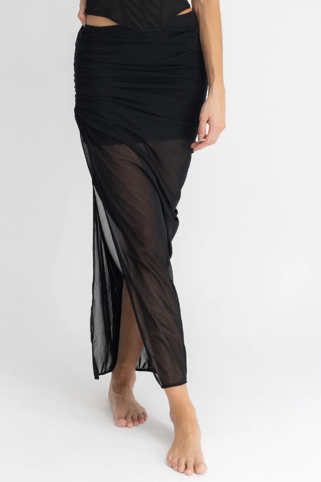SET CROP TOP, FALDA & PANTY AISA NEGRO - imagen 3