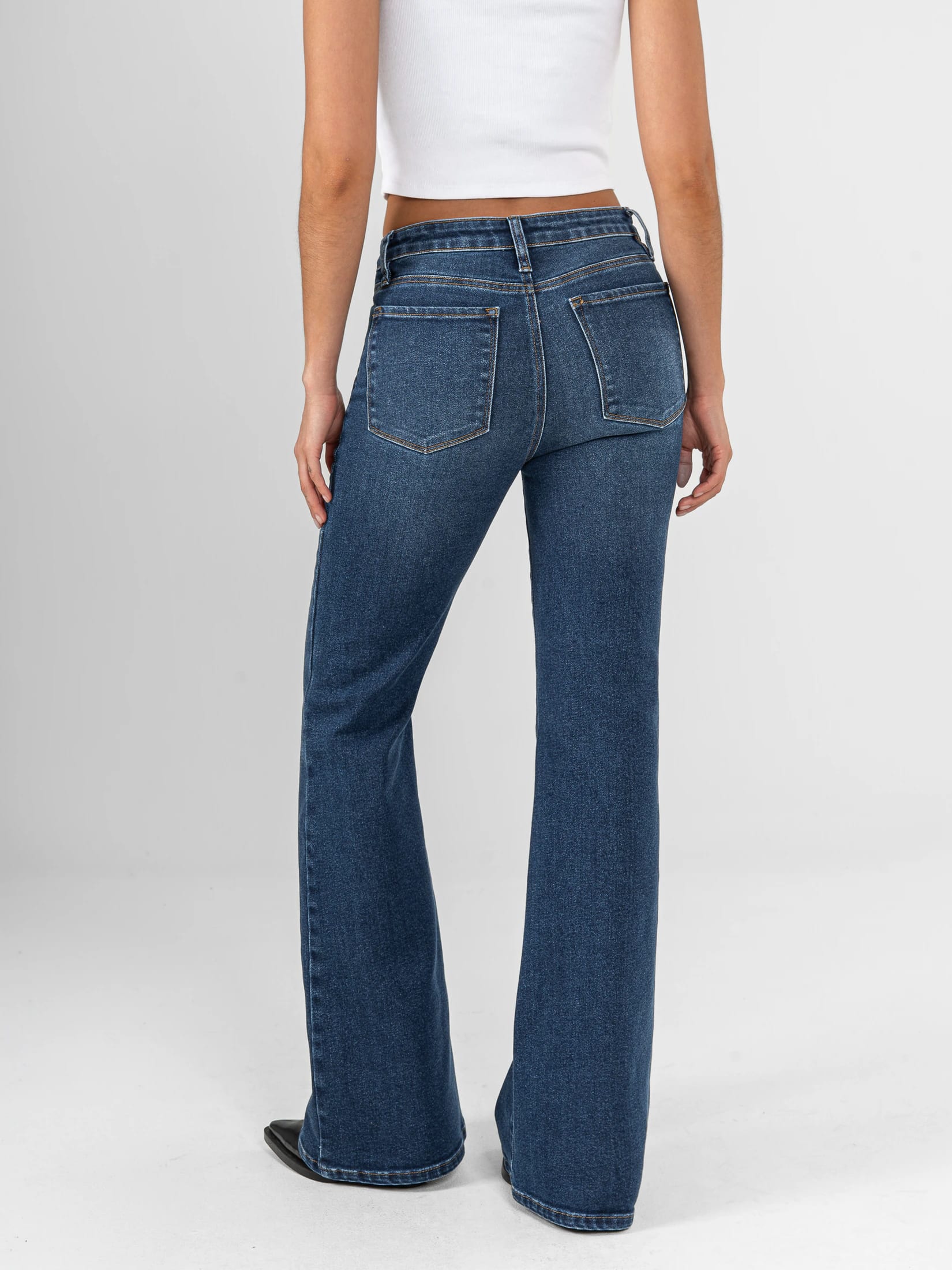 Ref: 066435 Jean flare stretch, bota ancha, tiro alto, tono azul oscuro - imagen 2