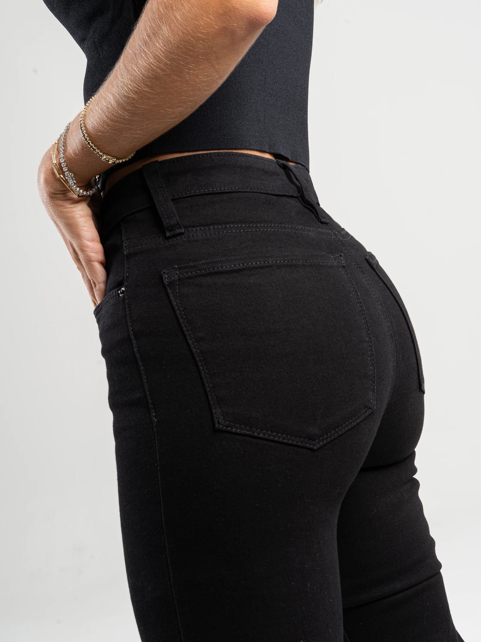 Ref: 064076  Jean skinny stretch, tiro alto, tono negro. - imagen 2