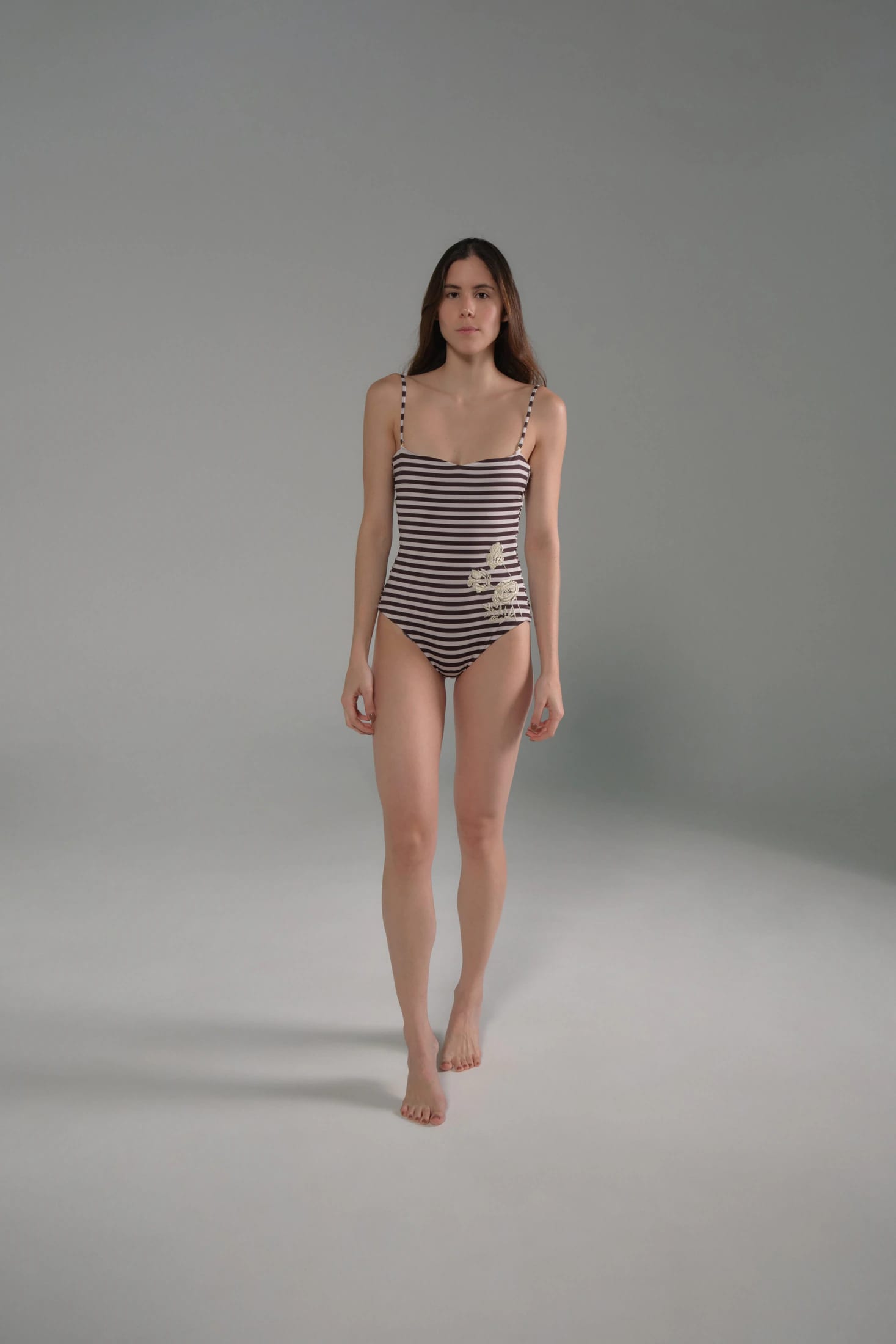Las Balsas Embroidered One Piece / Black & White Stripes - imagen 3