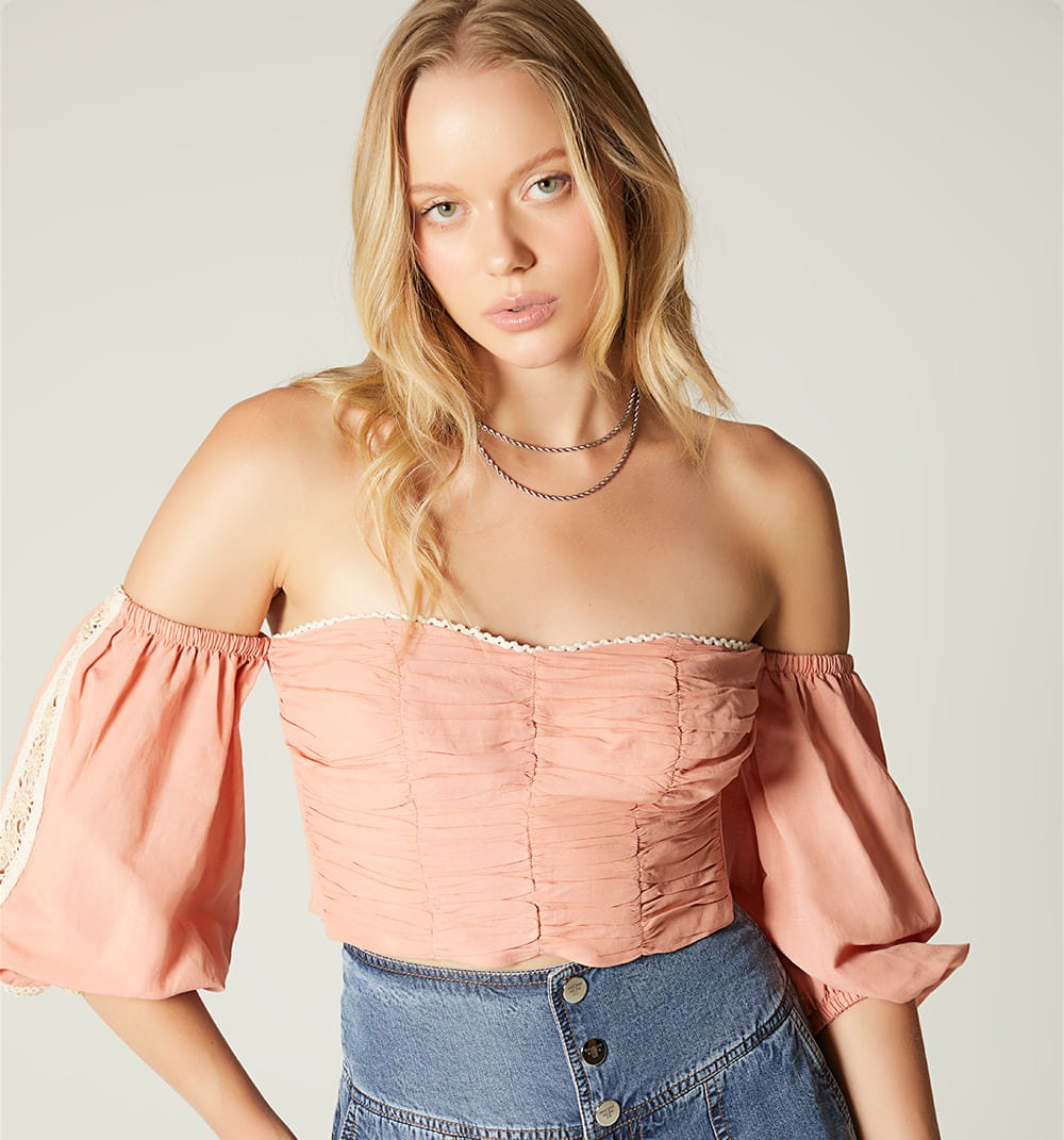 Blusa hombros descubiertos con amarre - imagen 2