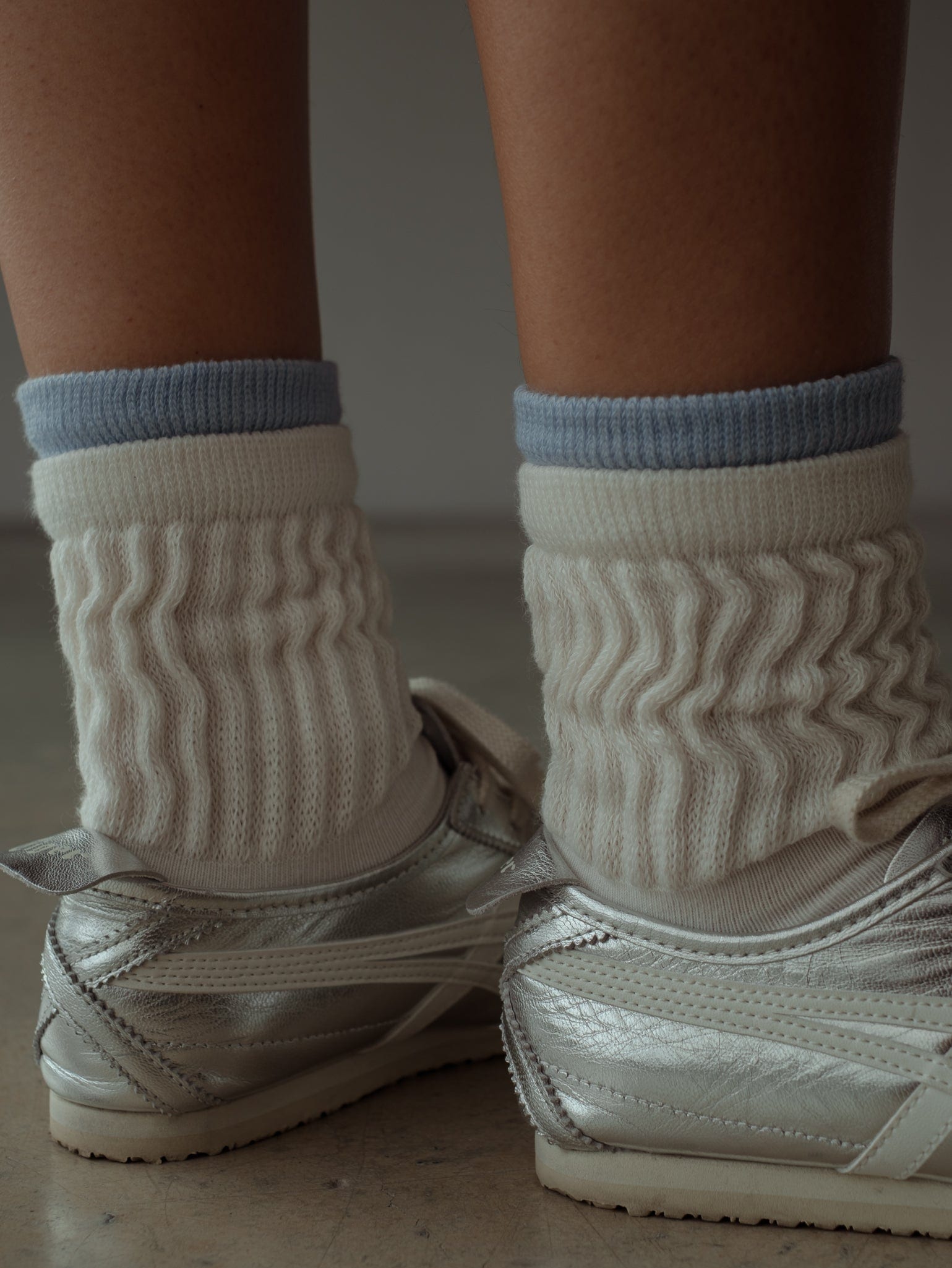 MIDI LAYERING SOCKS - SOFT WHITE & BABY BLUE - imagen 5