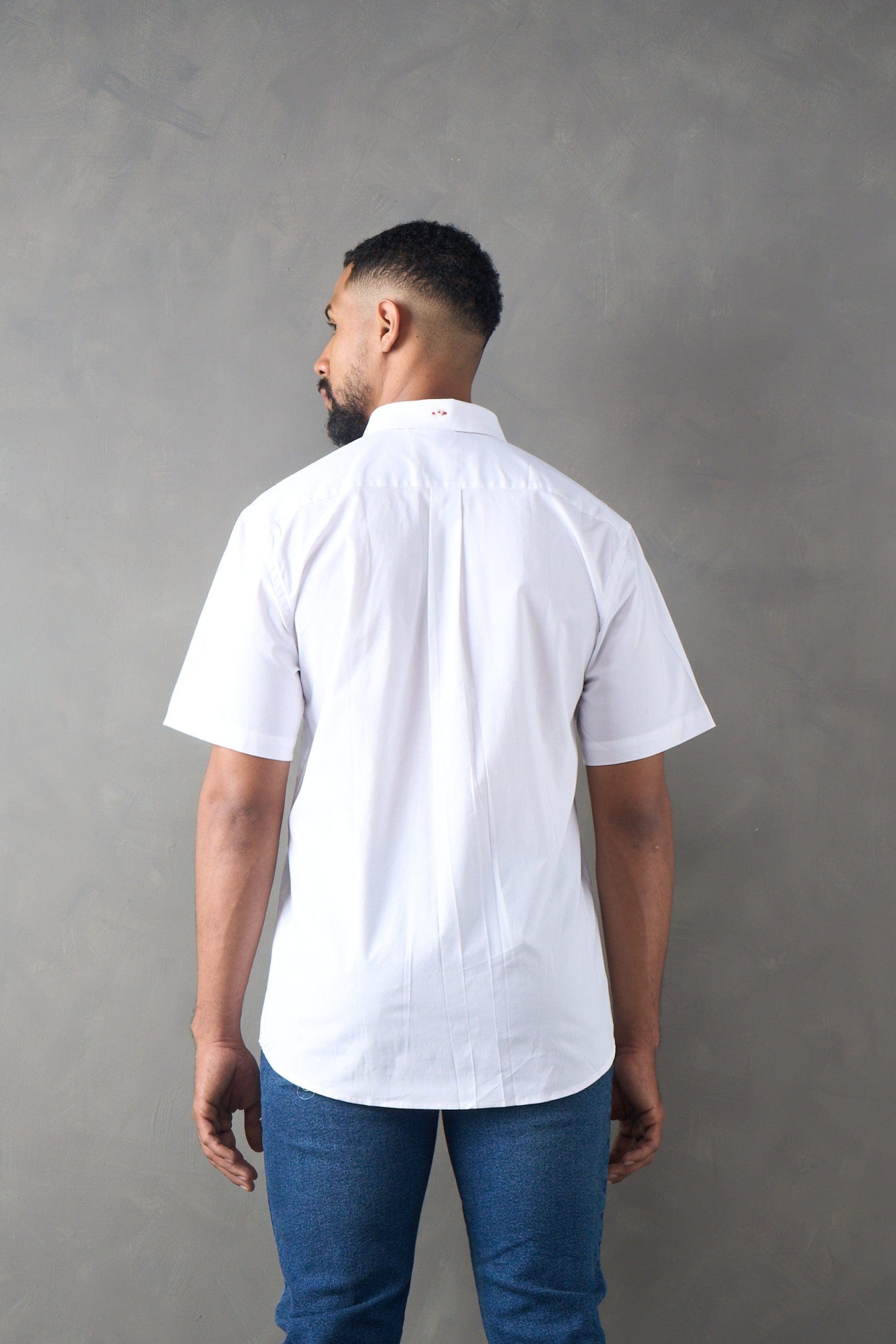 Camisa regular fit manga corta blanco - imagen 2