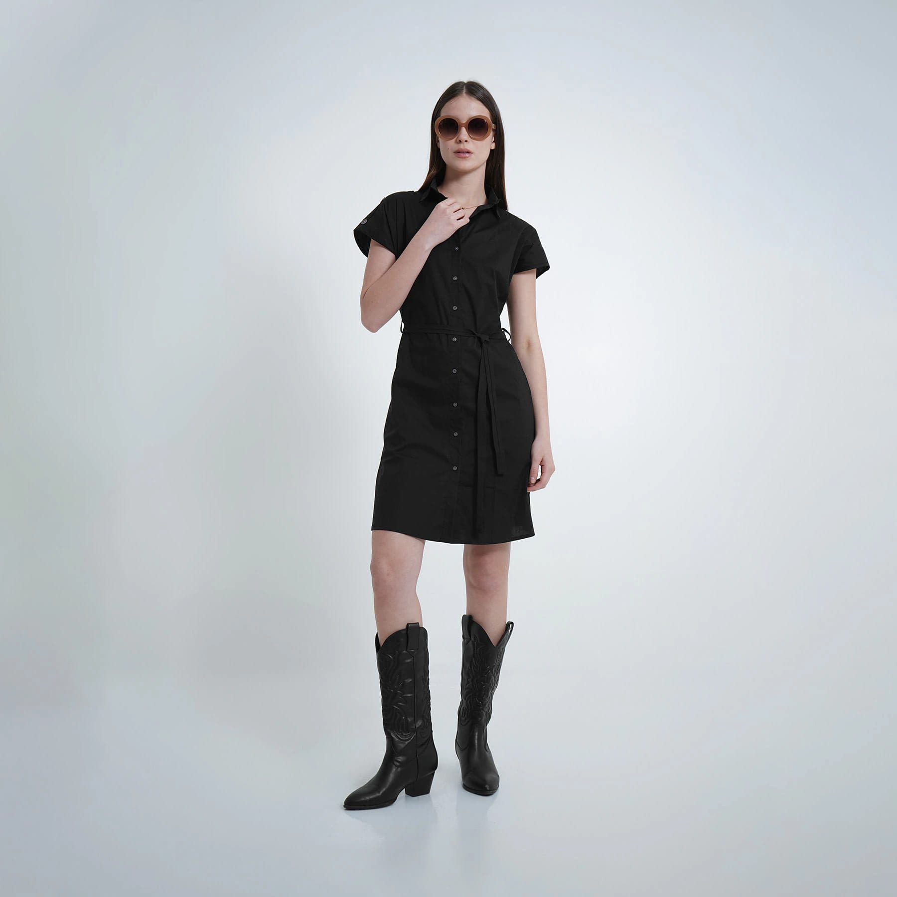 Vestido corto manga corta rodada cuello camisero con lazo - imagen 1