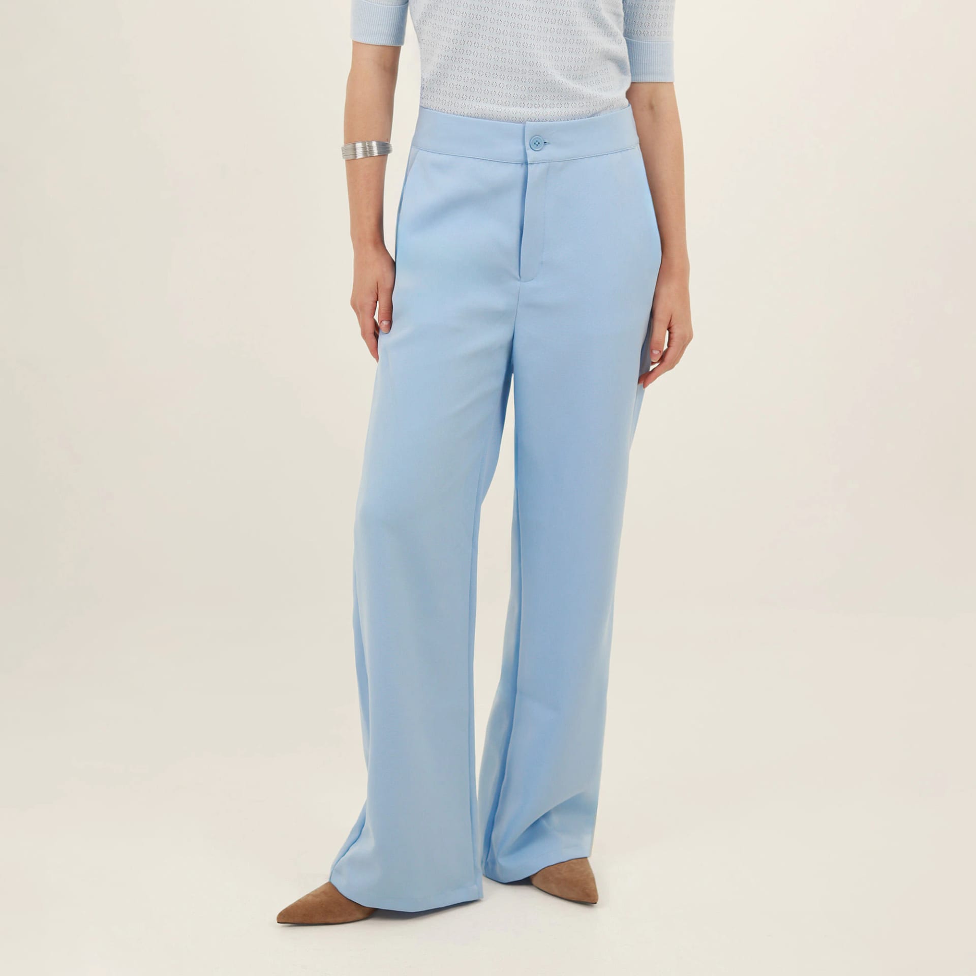 Pantalón bota recta clasico con bolsillos de ribete - imagen 3