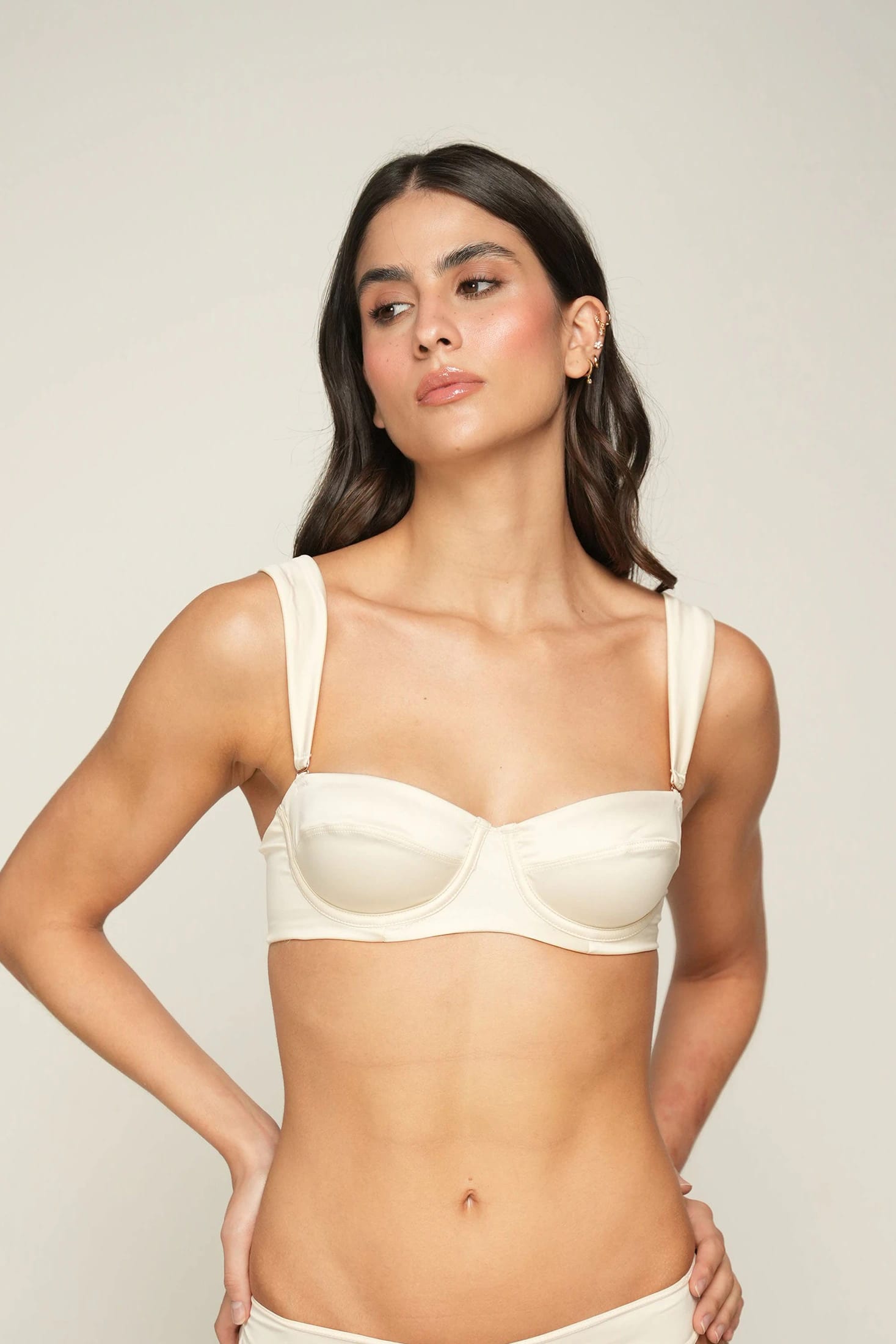STRAPLESS CON ARO ELLIPSE SUAVIDAD PERLA - imagen 1