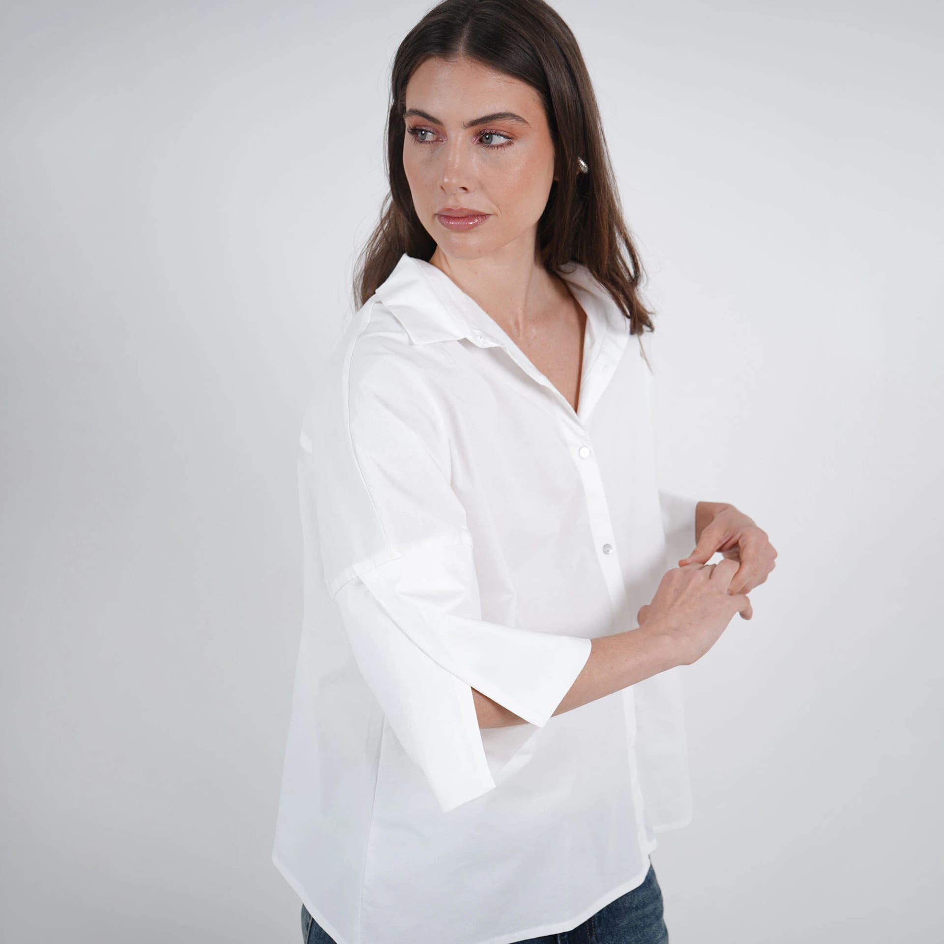Blusa oversize abierta cuello camisero manga 3/4 - imagen 6