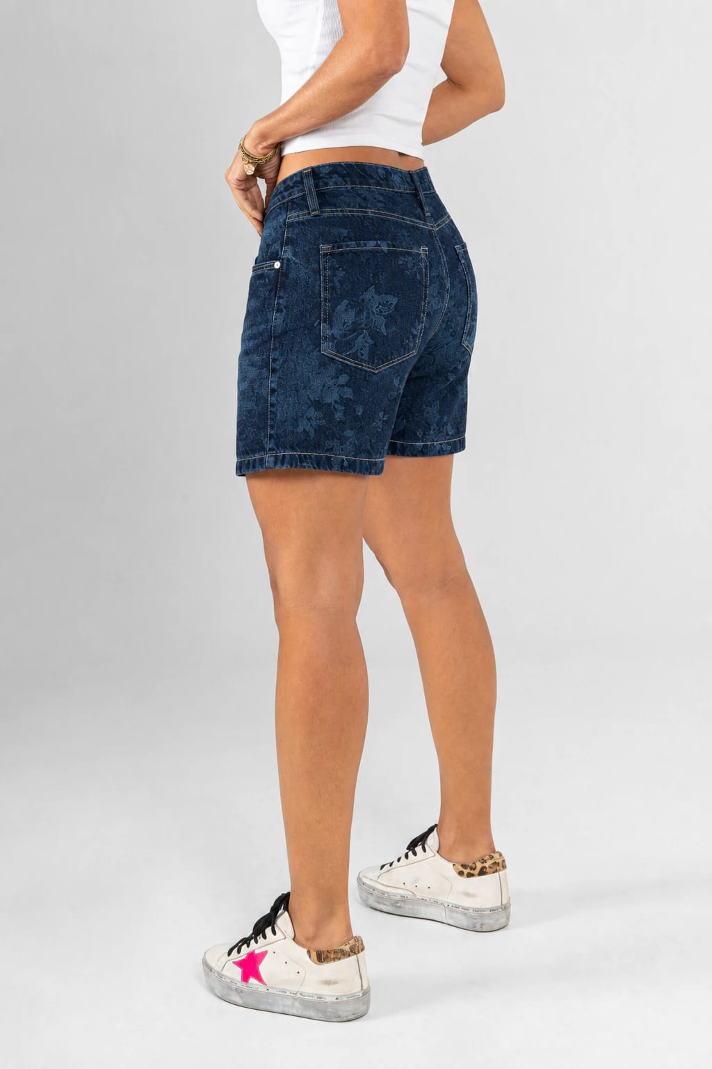 Ref: 066485 Short rígido, tiro medio, detalle en pretina, tono azul oscuro. - imagen 3