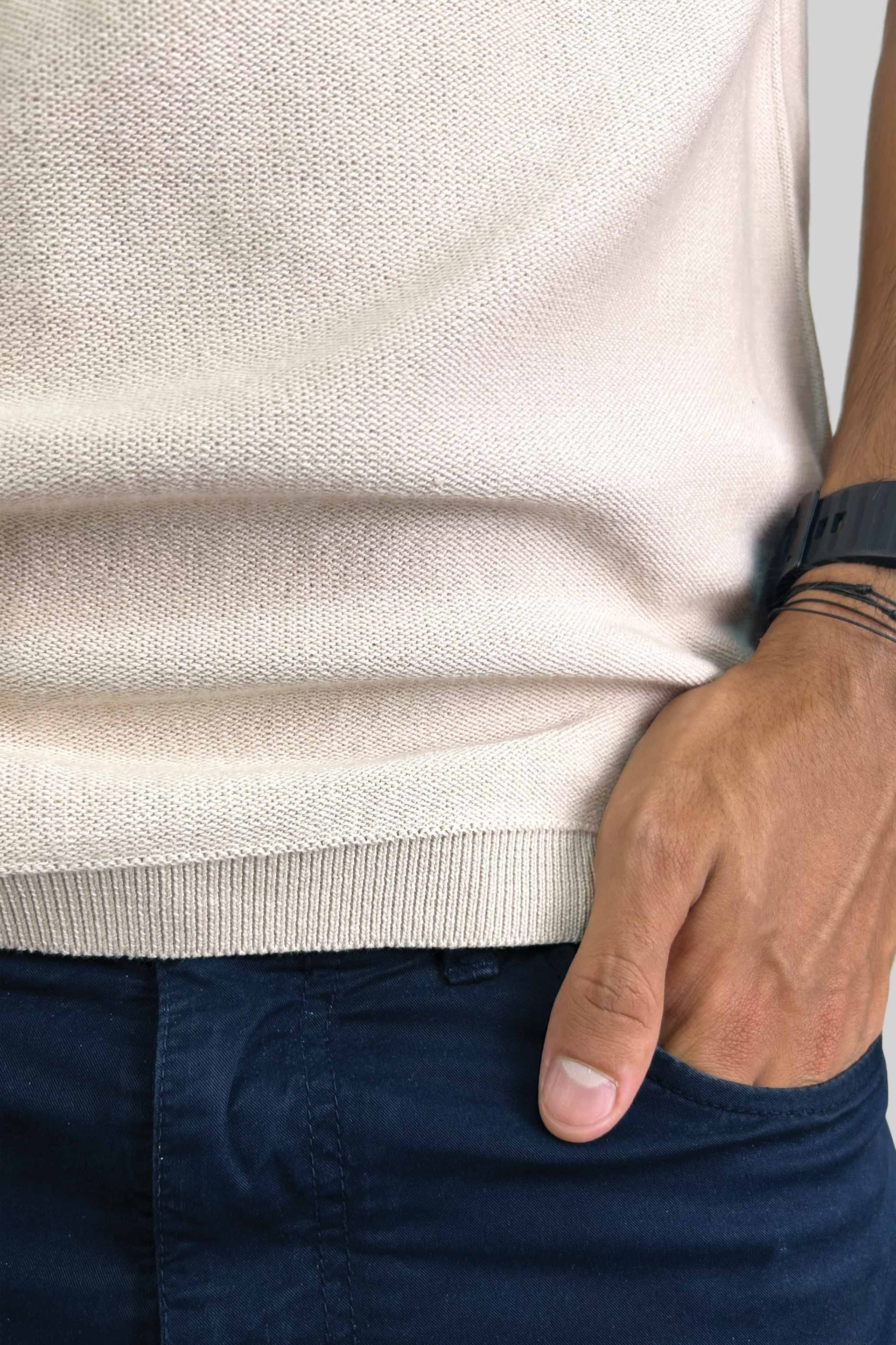CREW NECK TEJIDA BEIGE - imagen 3