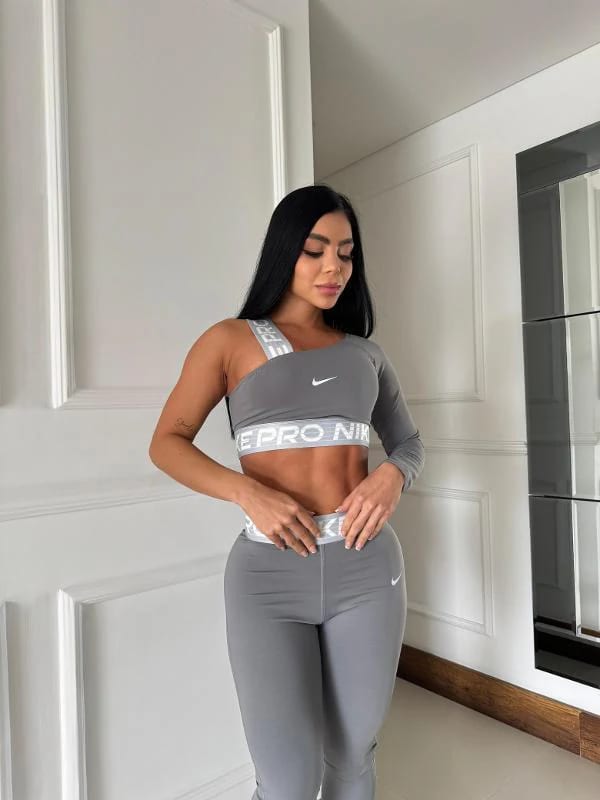 SET NIKE LEGGINS PLATEADO - imagen 4