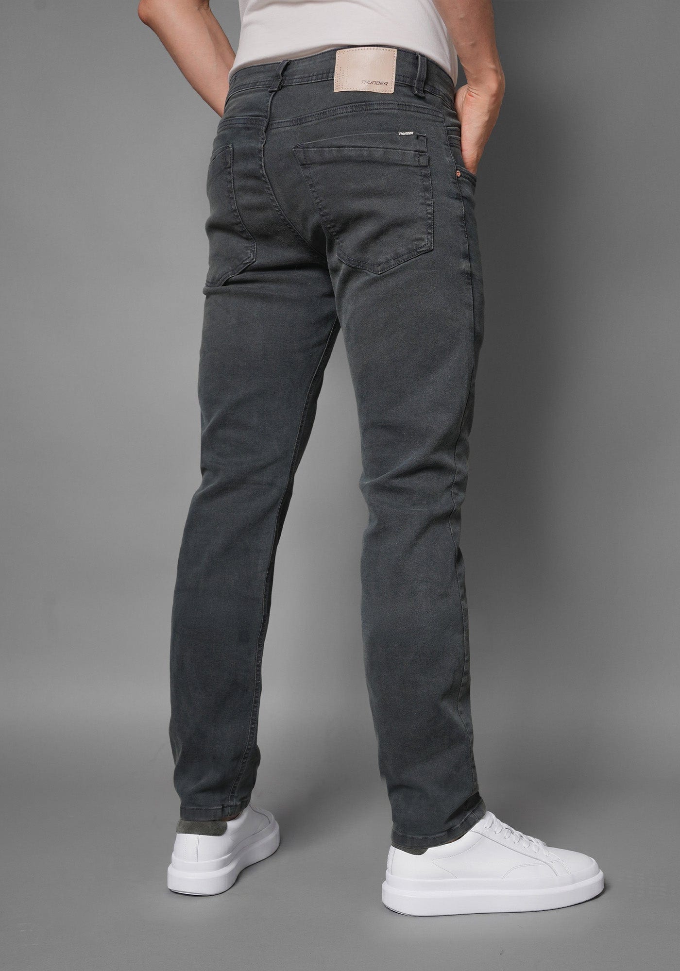 Jean para Hombre en Tono Azul Dirty Pardo marca Thunder - imagen 2
