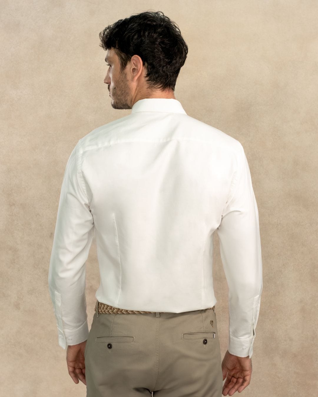 Camisa Antimanchas Oxford Blanca con Bolsillo Logo Contraste - Talla Regular - imagen 3
