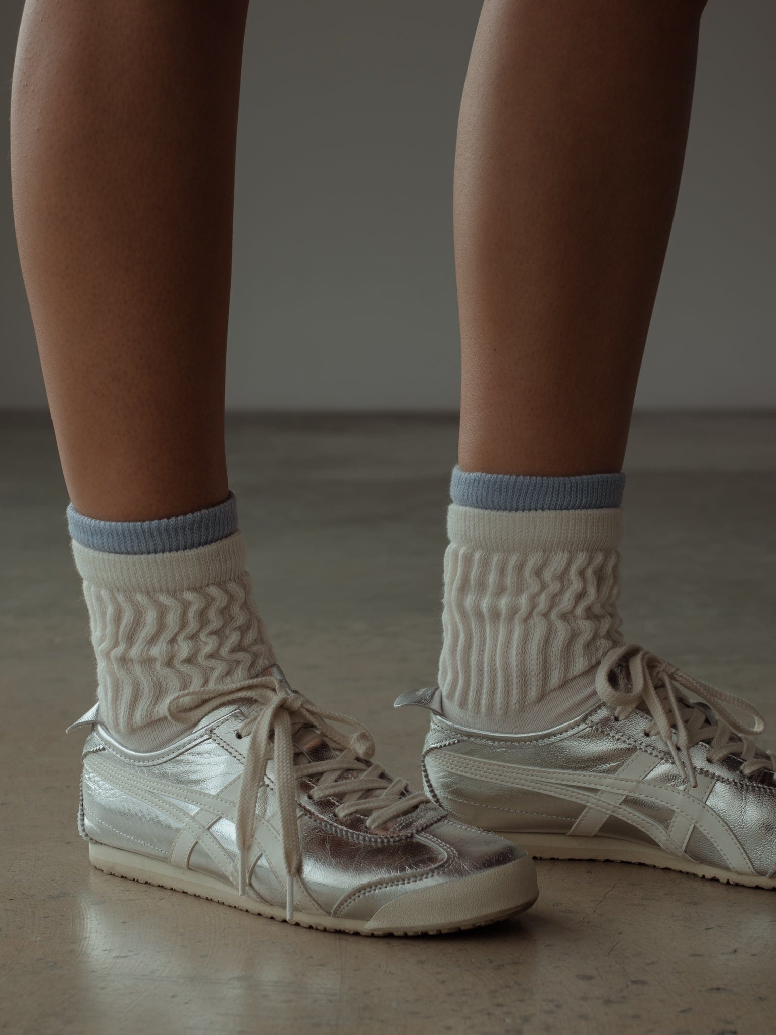 MIDI LAYERING SOCKS - SOFT WHITE & BABY BLUE - imagen 3