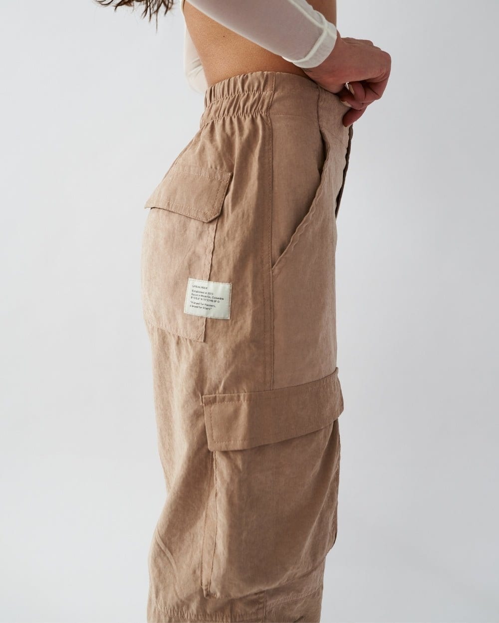COFFEE PARACHUTE PANTS - imagen 4