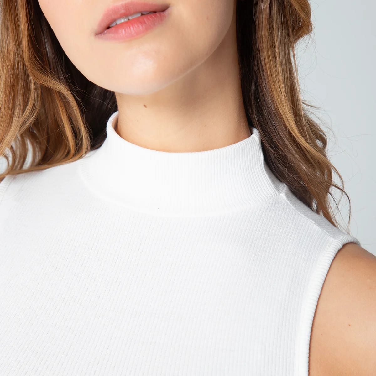 Crop Top Cuello Tortuga Sasha - imagen 7