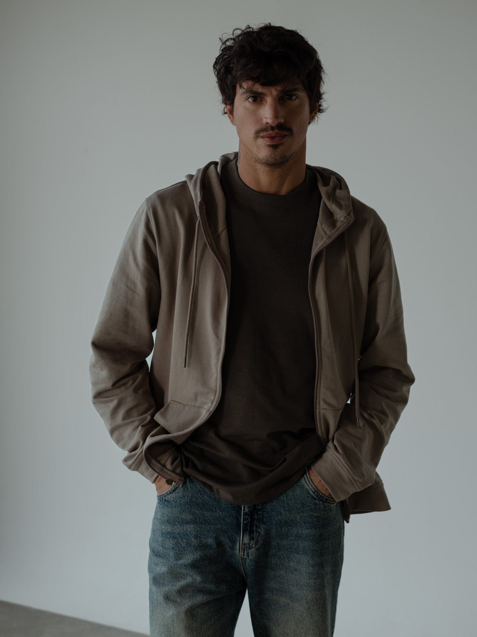 CLASSIC HOODIE - MOCCA - imagen 18